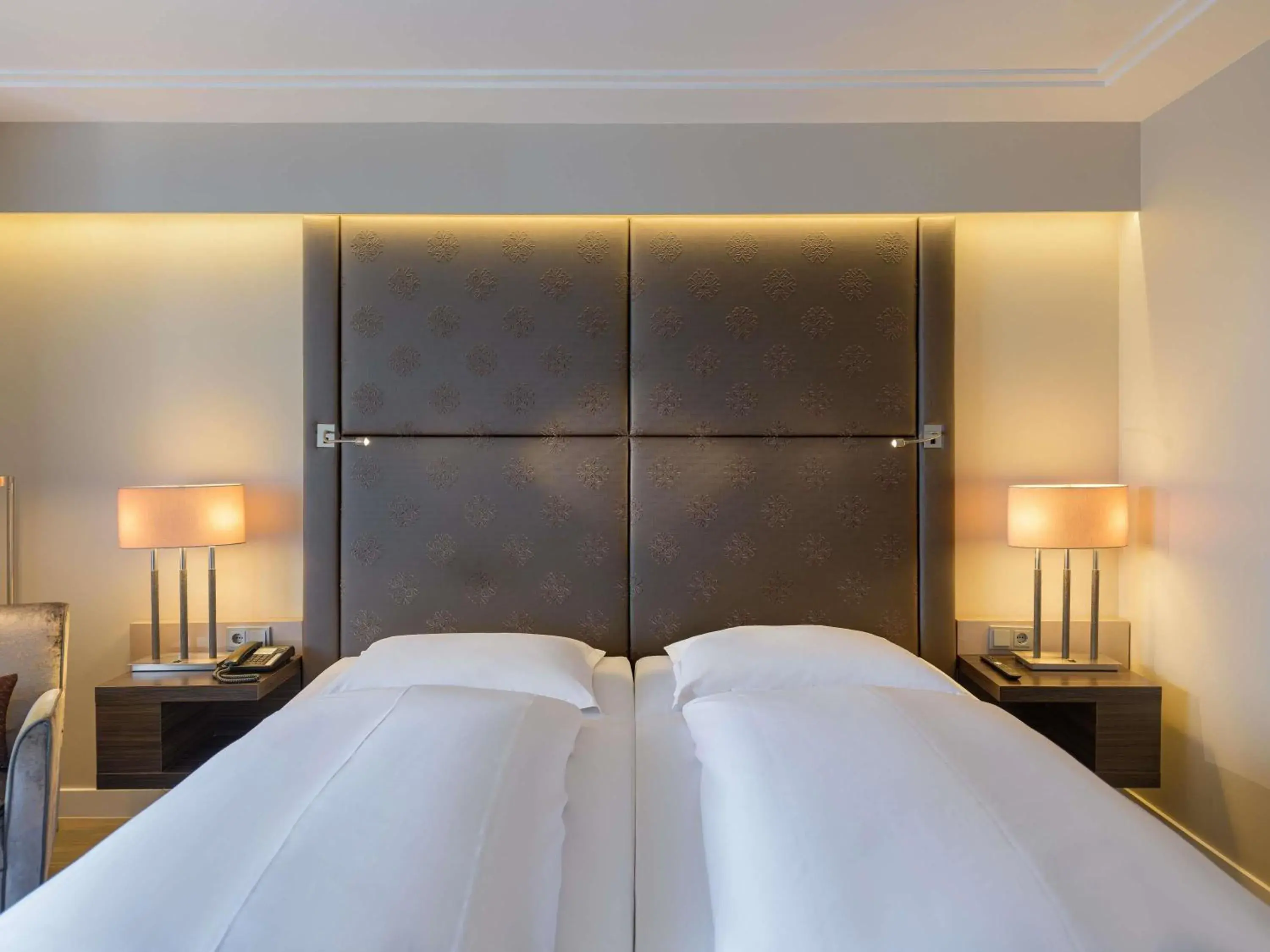 Bedroom, Bed in Pullman Munich Bedroom, Bed in Pullman Munich