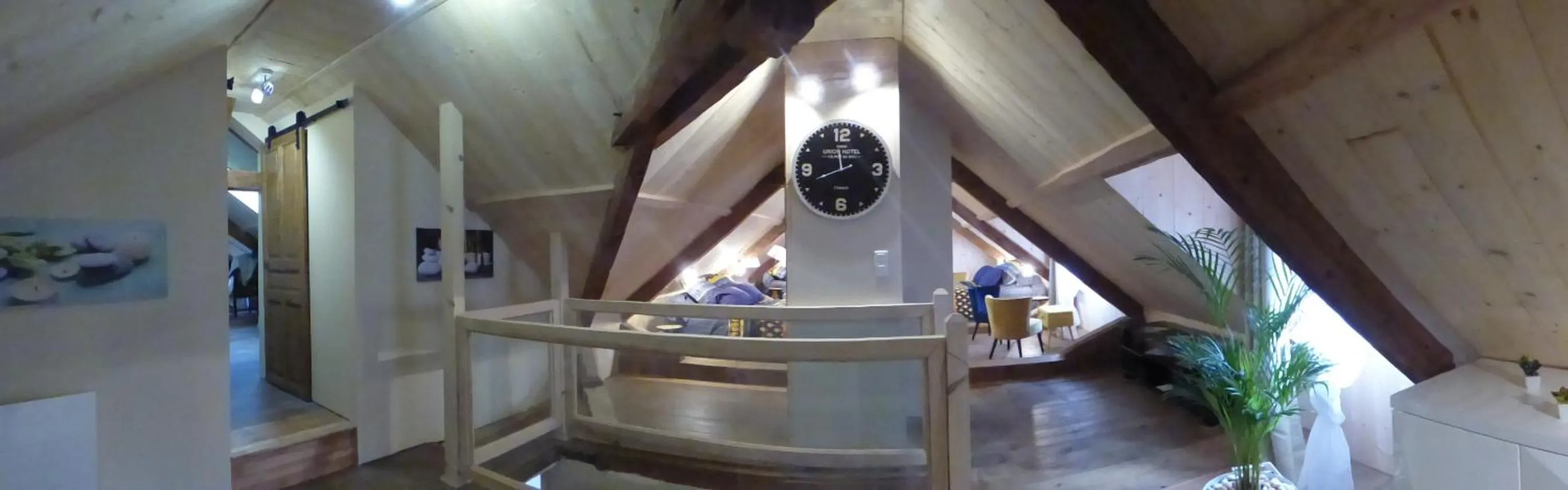 Chambres d'hôtes Chez Valérie Garage motos et vélos