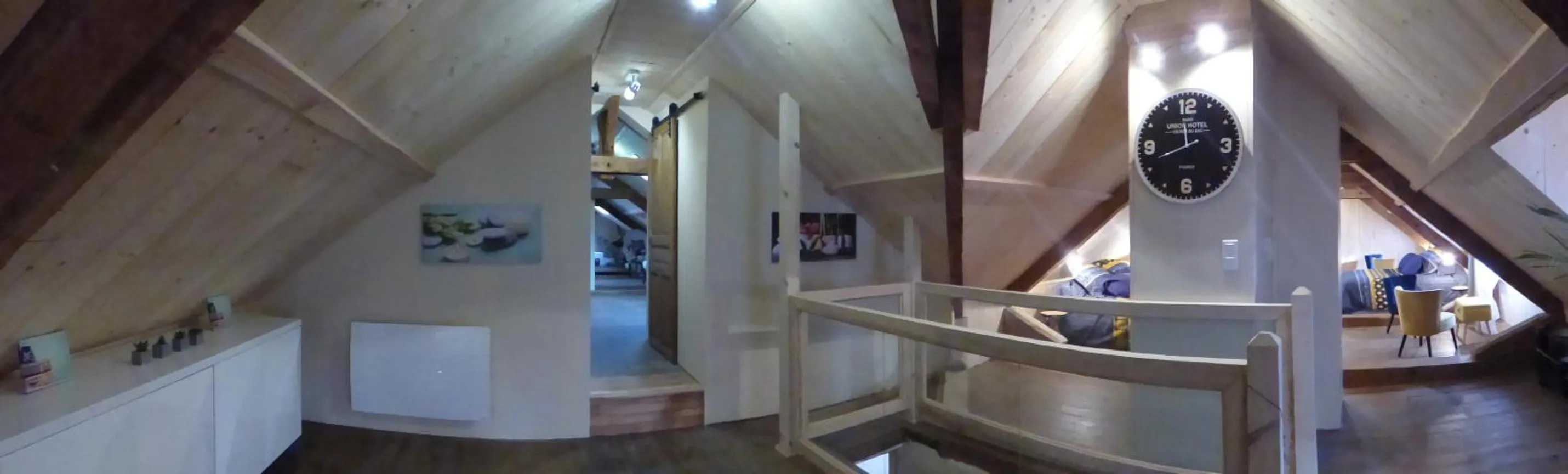 Chambres d'hôtes Chez Valérie Garage motos et vélos