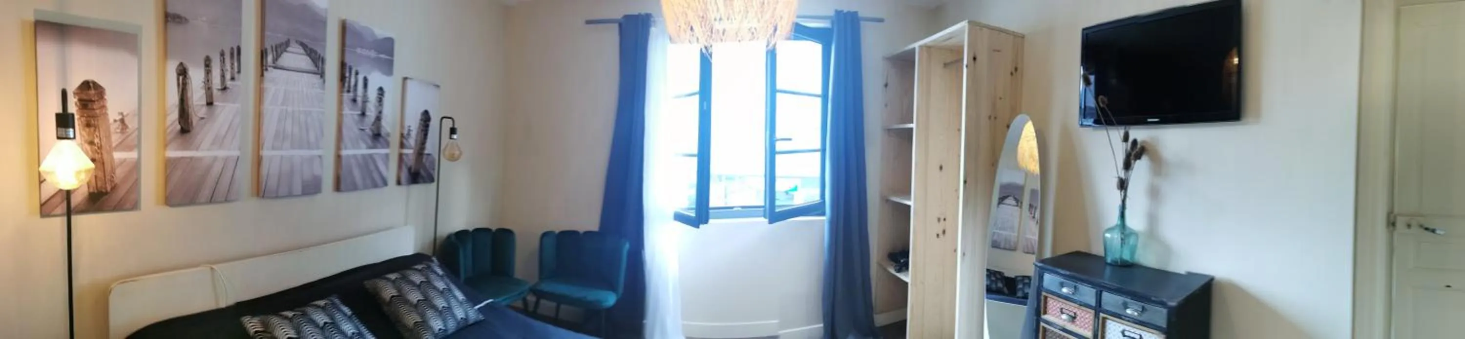 Chambres d'hôtes Chez Valérie Garage motos et vélos