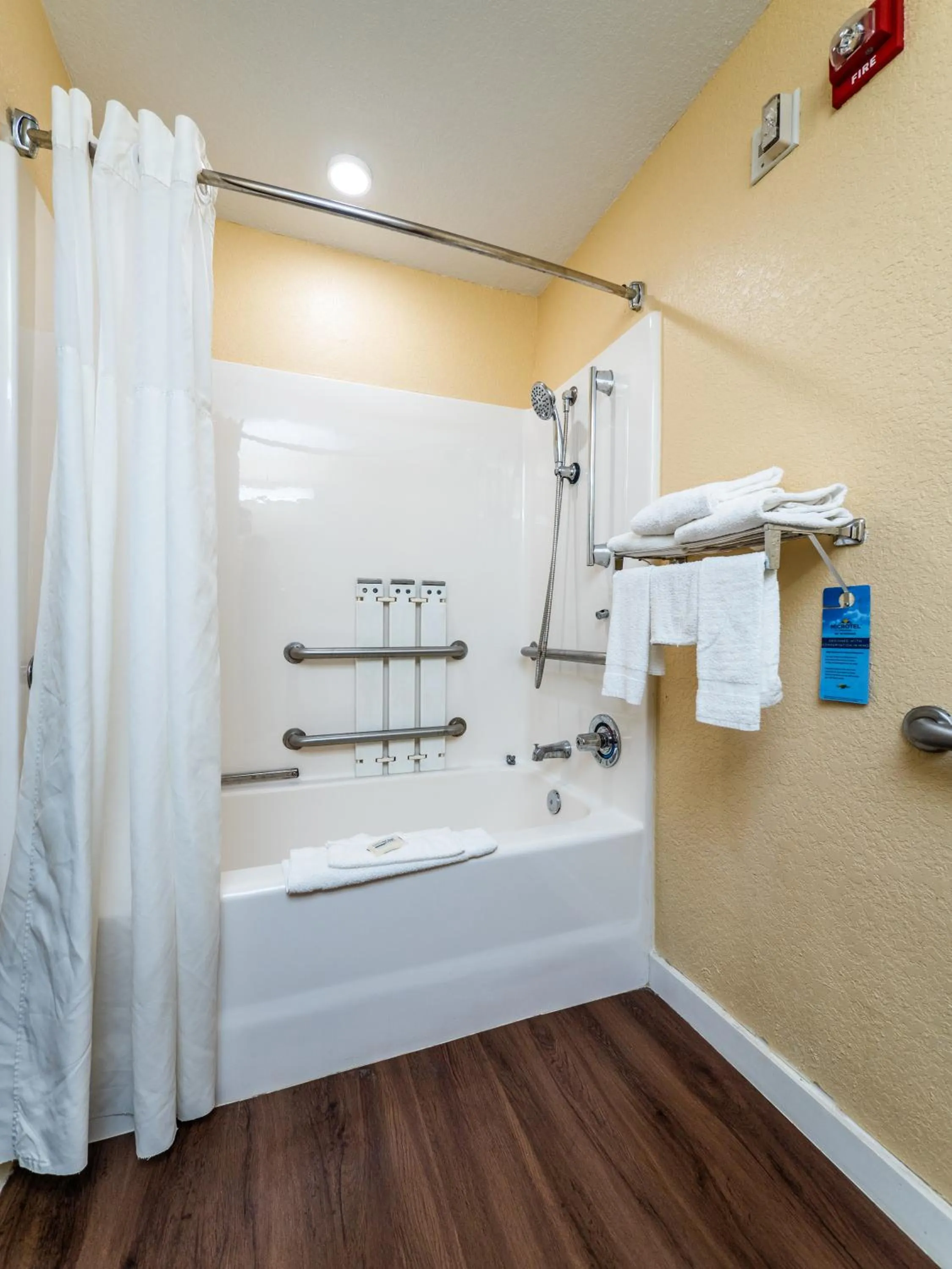 Shower in Microtel Inn and Suites Ocala
