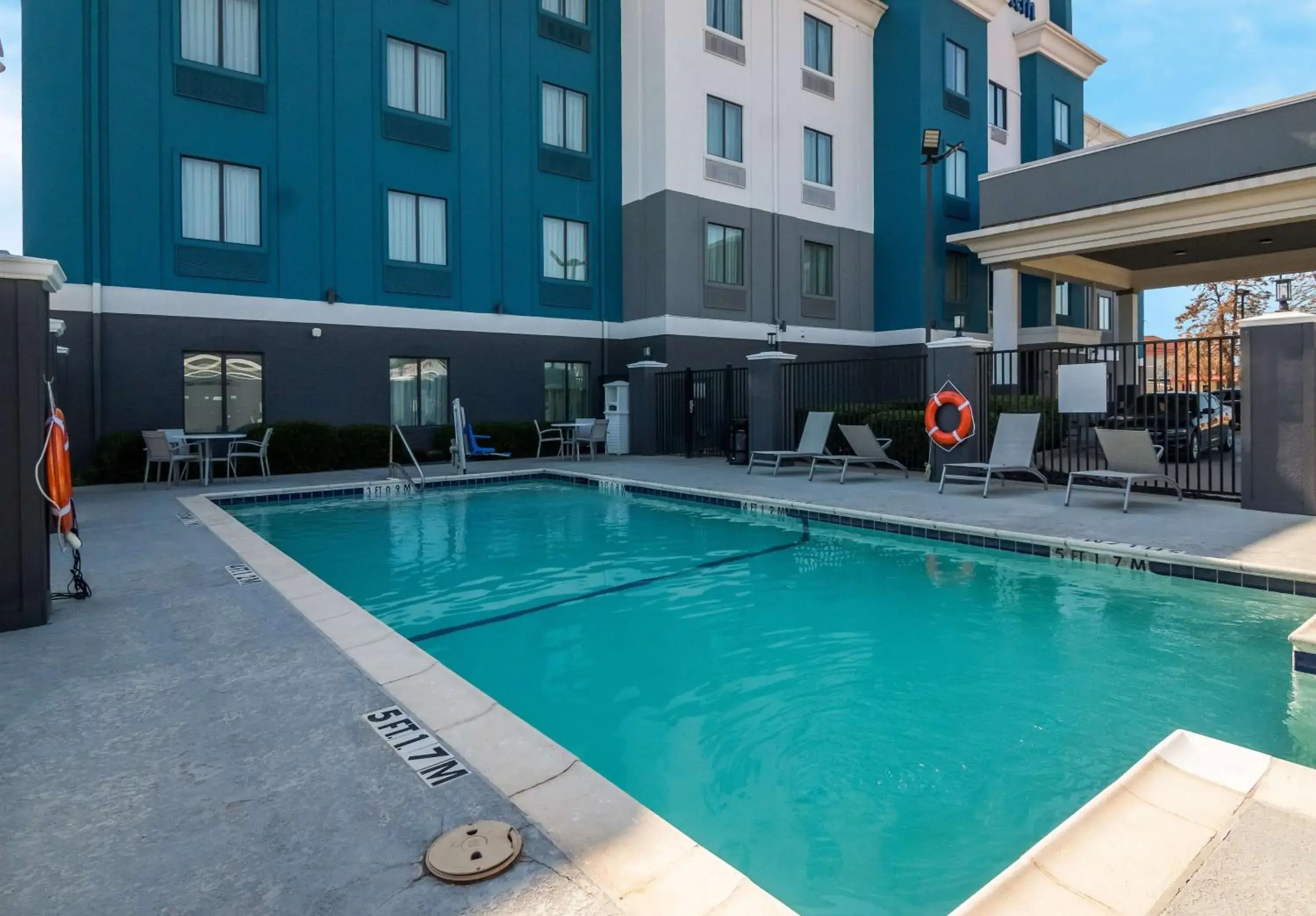 Pool view in Best Western Eastland Pool view in Best Western Eastland