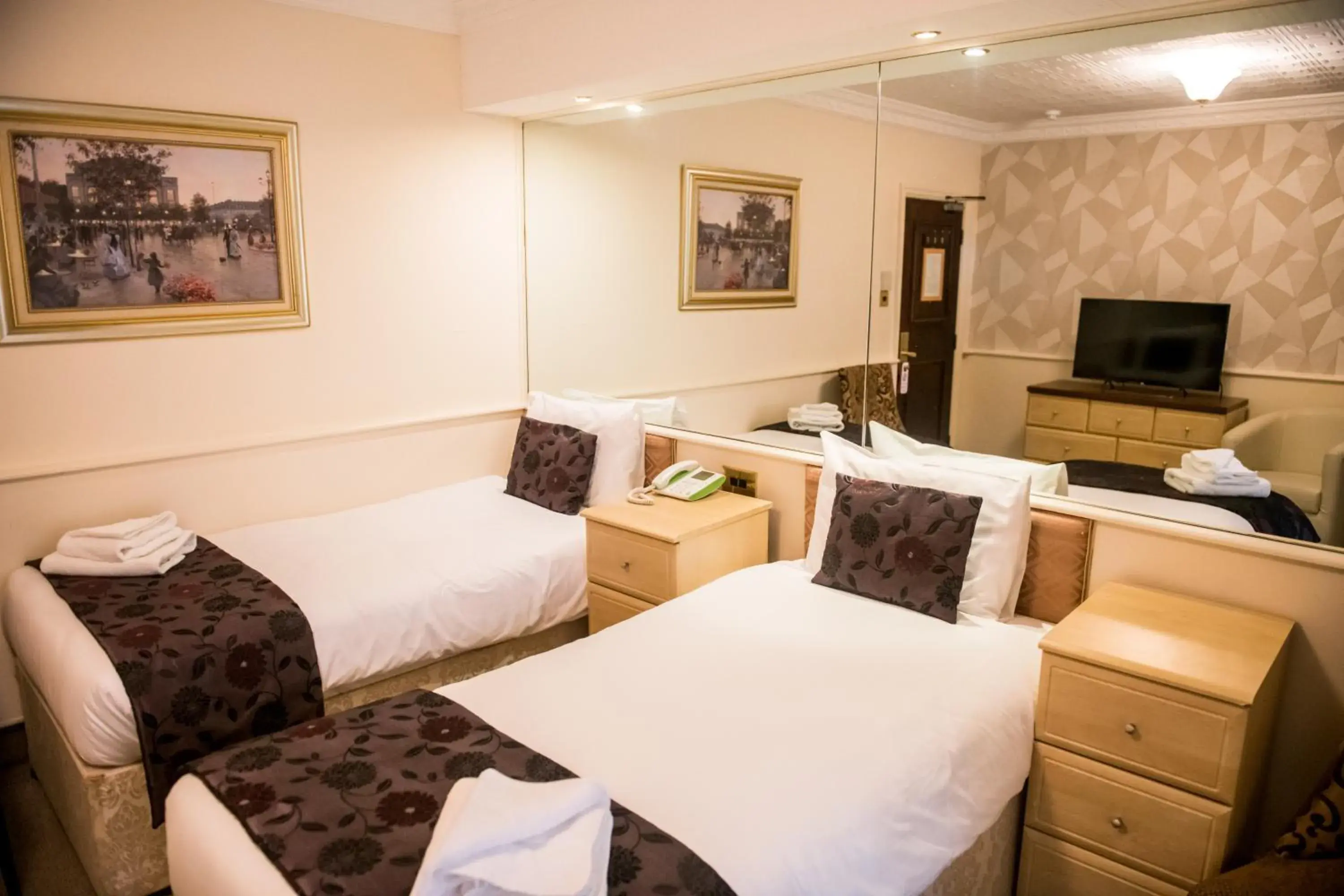 Deluxe Twin Room in Clifton Park Hotel - Adults Only Deluxe Twin Room in Clifton Park Hotel - Adults Only