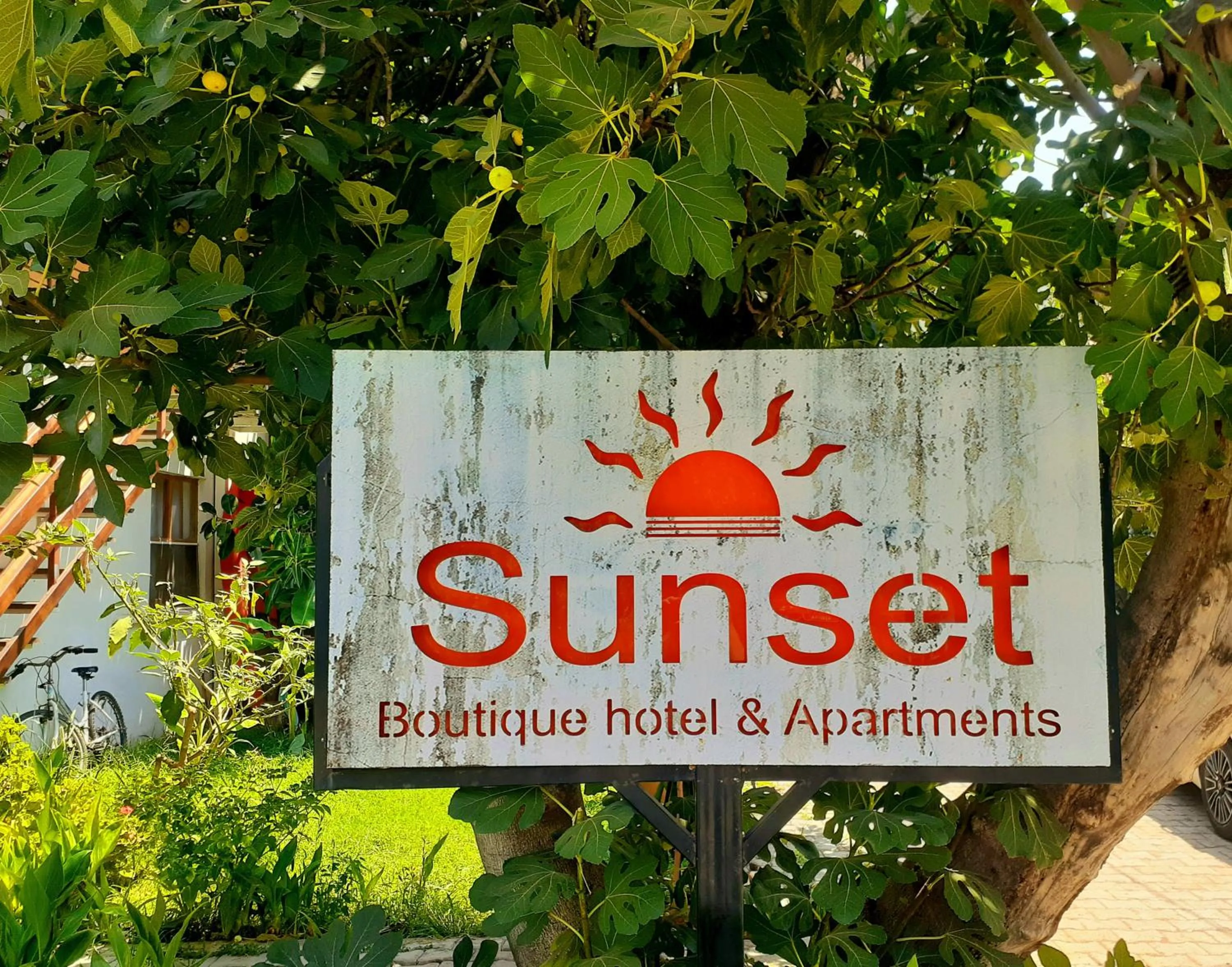 Garden in Sunset Boutique Hotel & Apartments