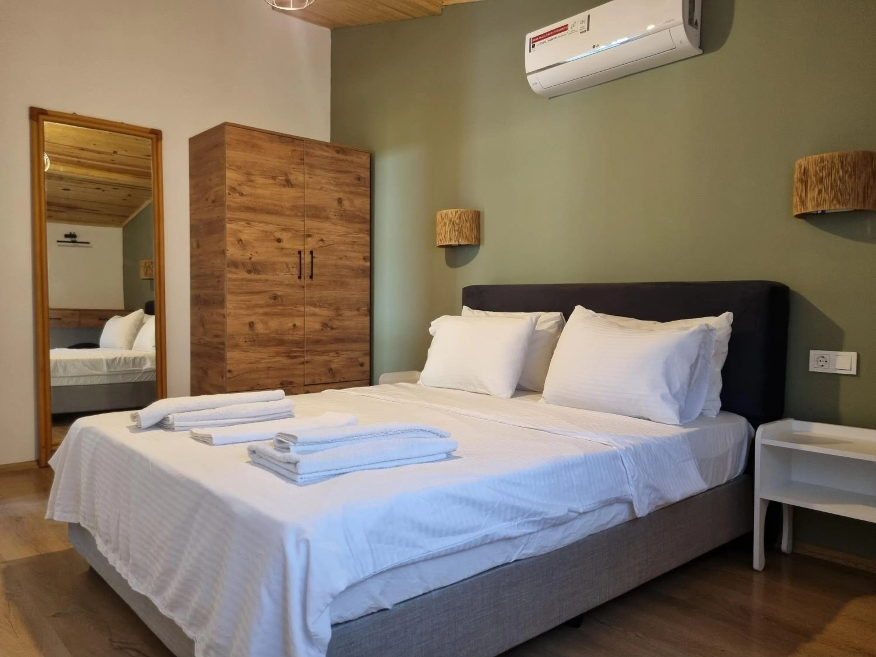Bedroom, Bed in Sunset Boutique Hotel & Apartments