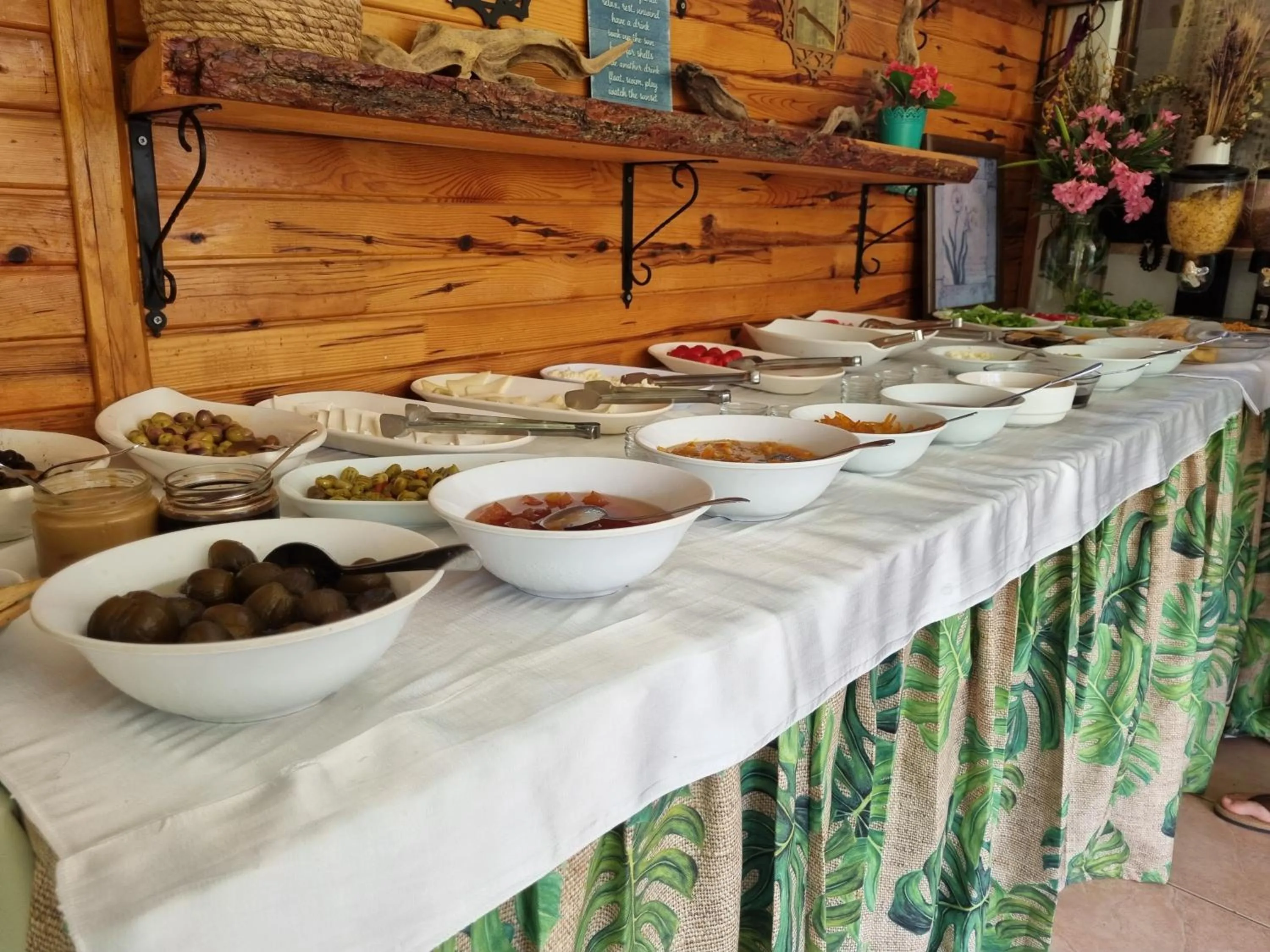 Buffet breakfast in Sunset Boutique Hotel & Apartments