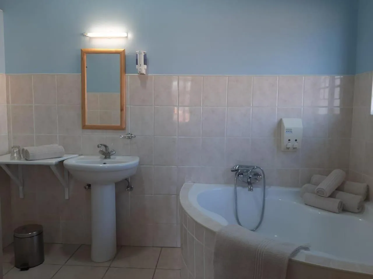 Shower in Goibib Mountain Lodge