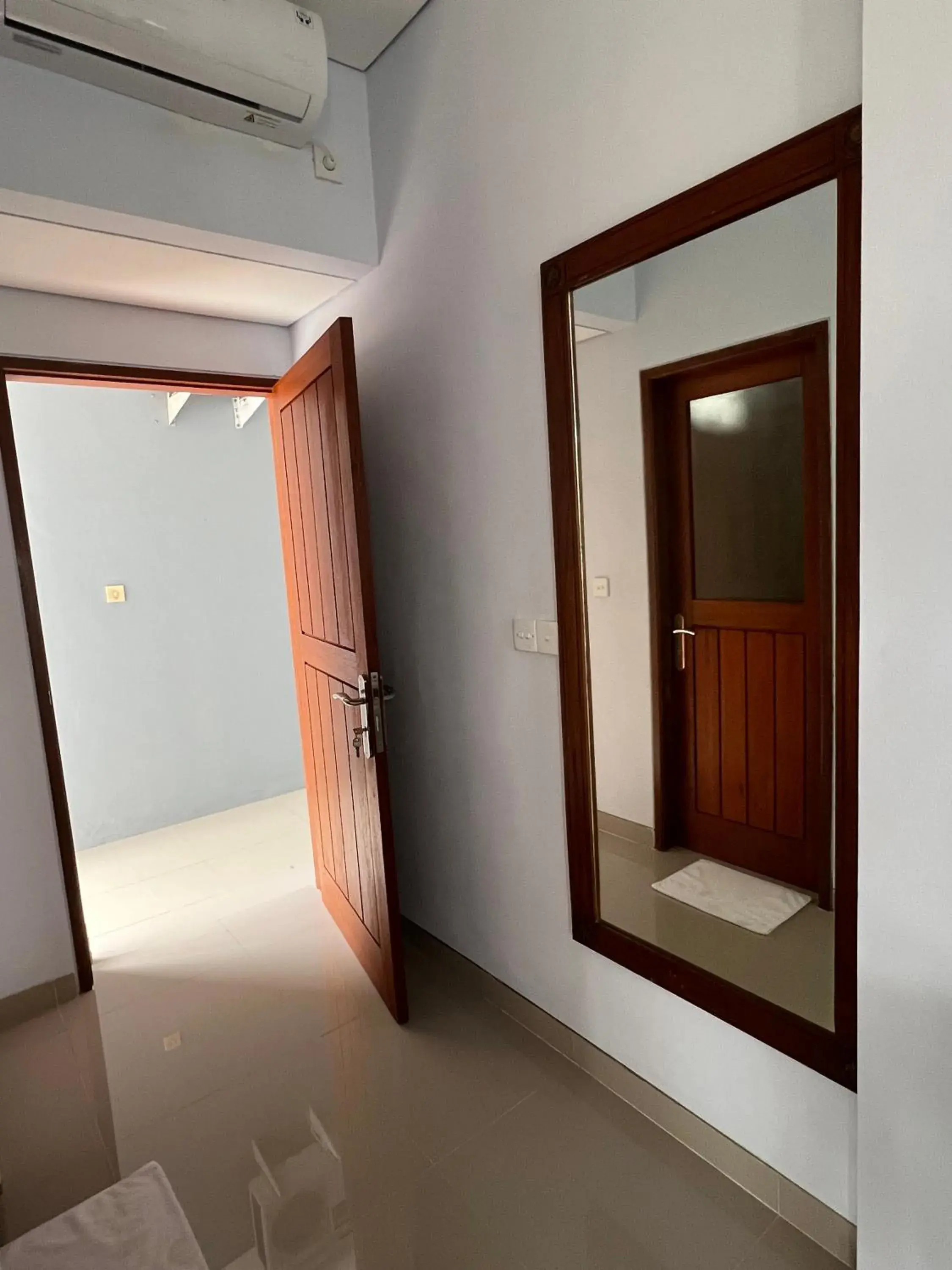 Property building in Mandhasativa Homestay Property building in Mandhasativa Homestay