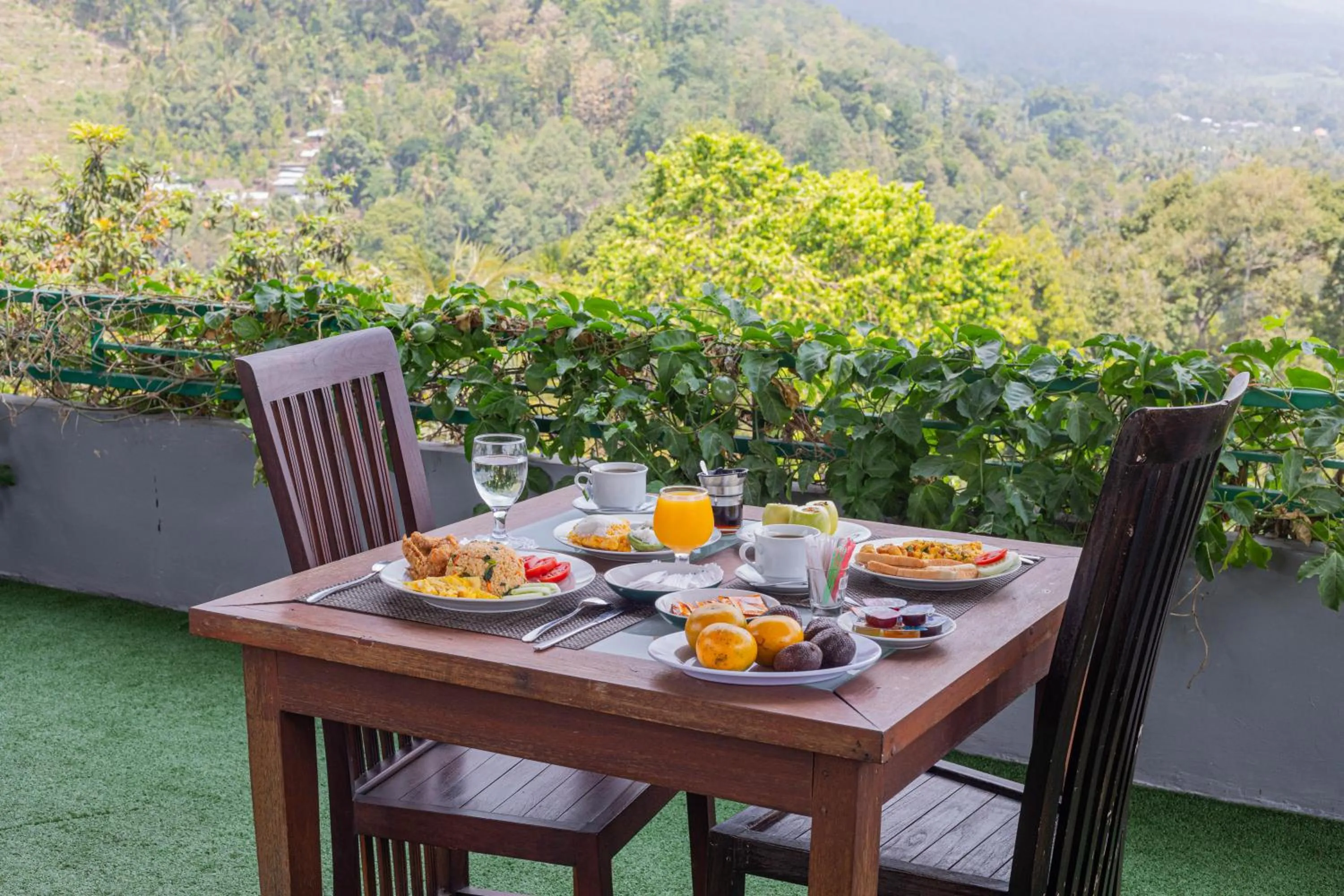 Patio in Mandhasativa Homestay