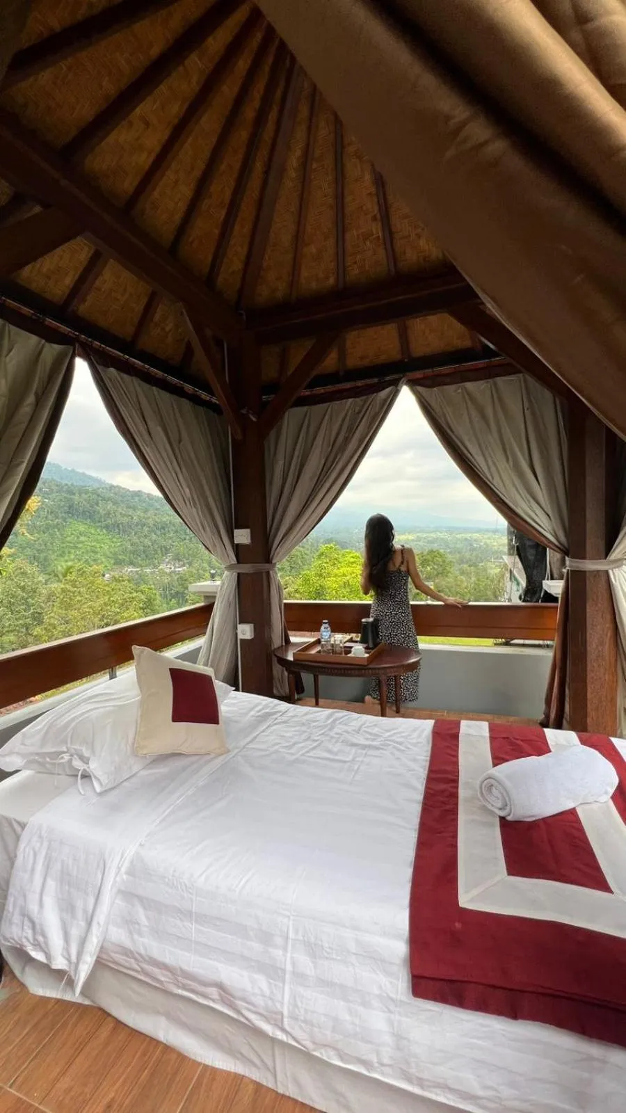 Bed in Mandhasativa Homestay