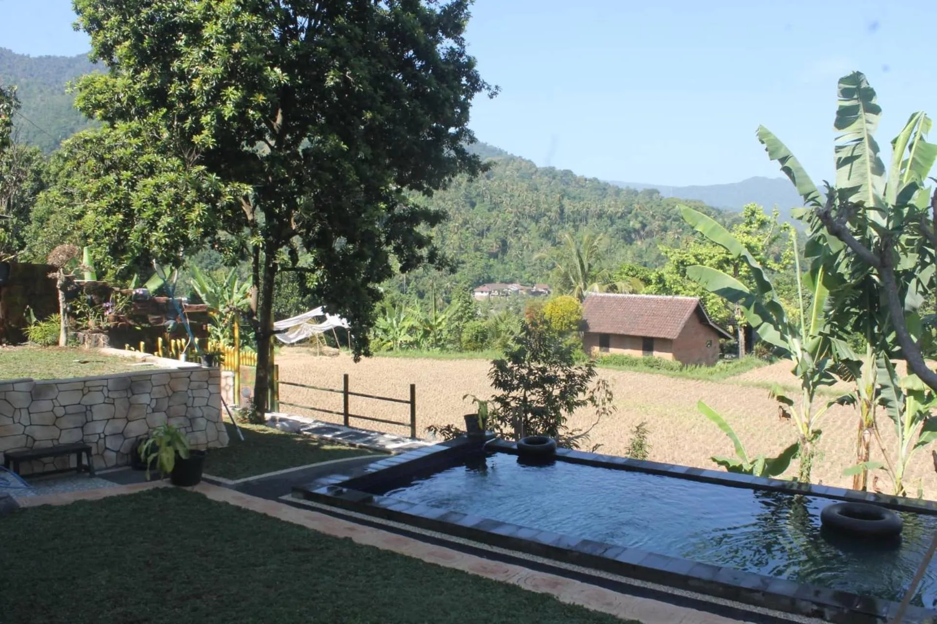 Property building in Mandhasativa Homestay