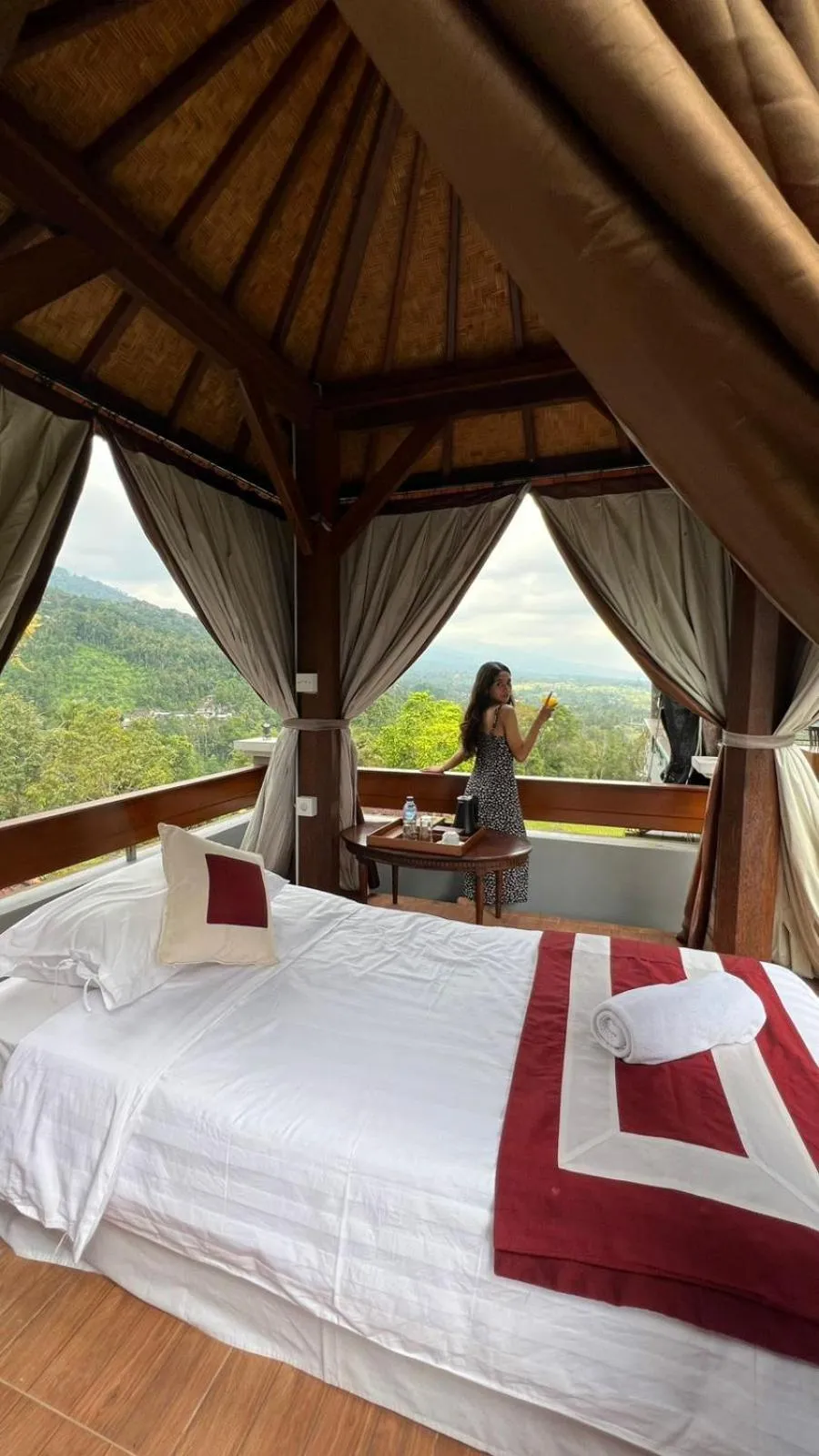 Bed in Mandhasativa Homestay