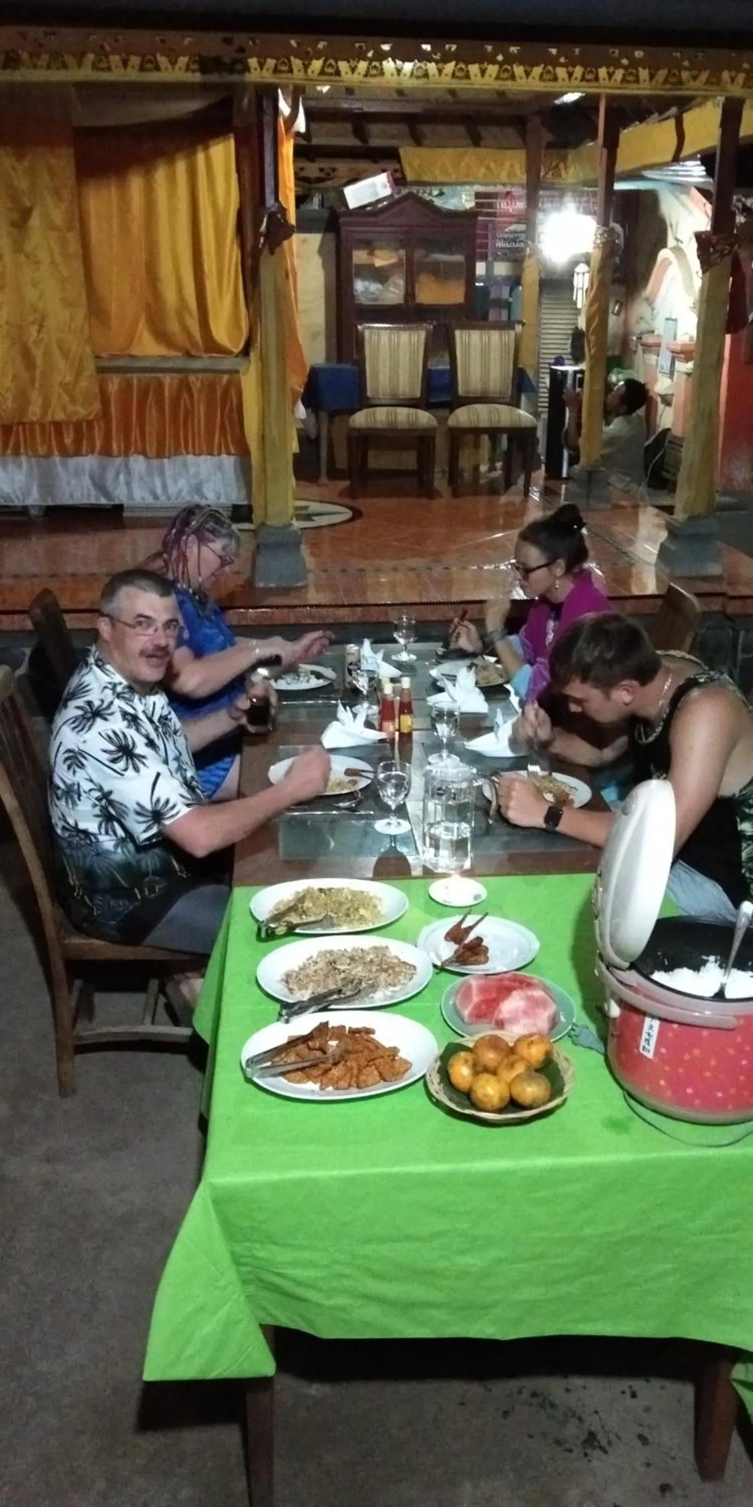 Food and drinks in Mandhasativa Homestay