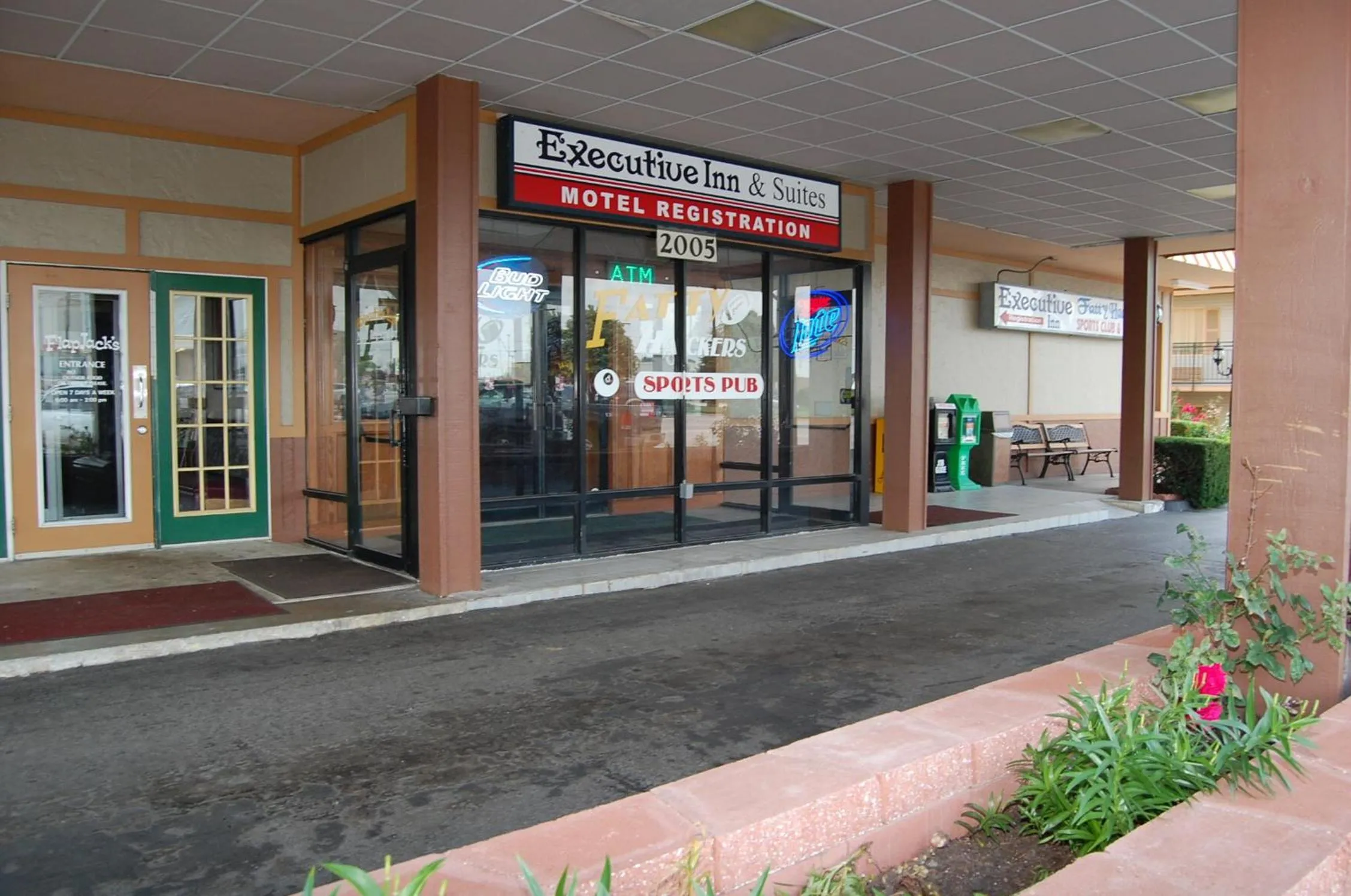 Facade/entrance in Executive Inn and Suites Springdale