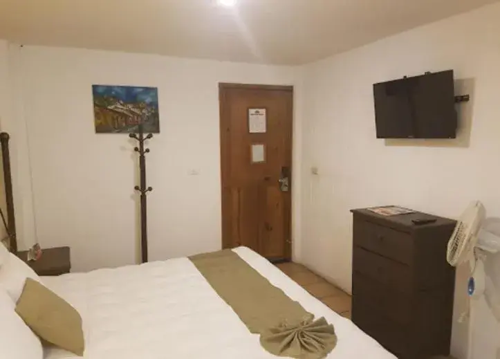 Photo of the whole room, Bed in Mision Xalapa Plaza de las Convenciones Photo of the whole room, Bed in Mision Xalapa Plaza de las Convenciones