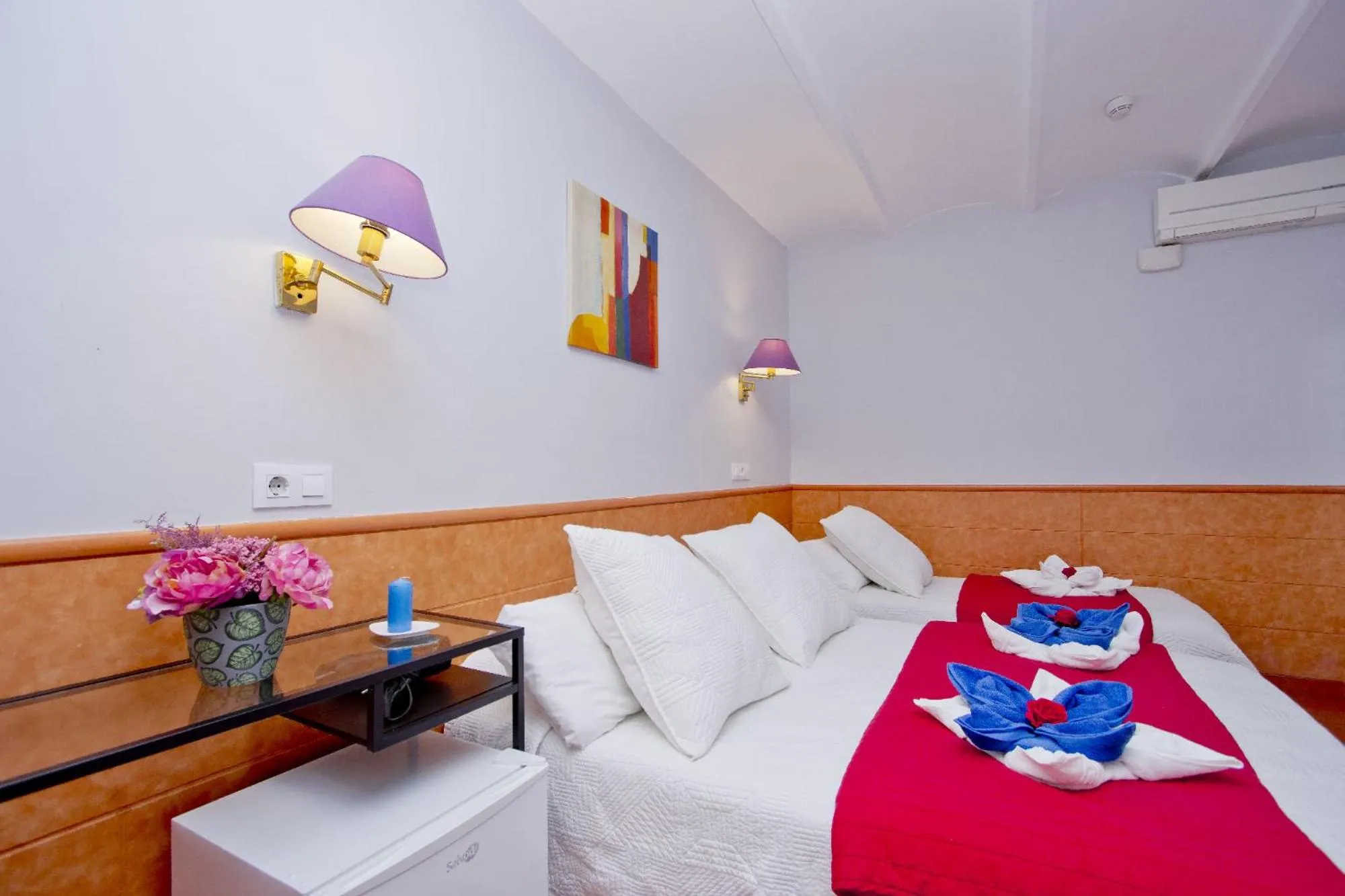 Bed in Barcelona City Rooms Hostal