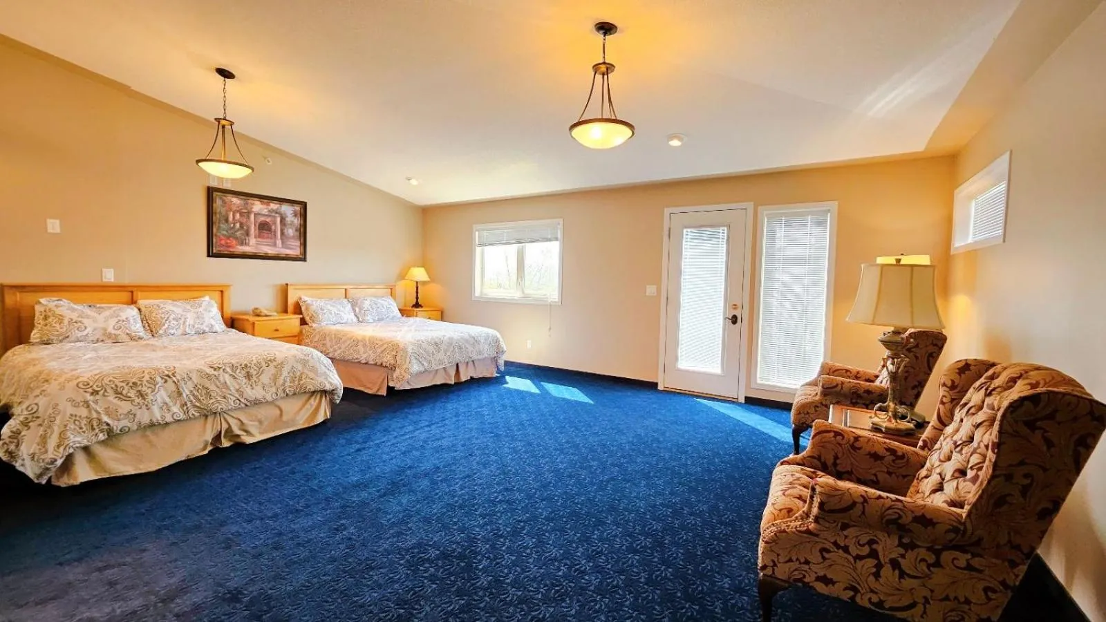 Bedroom, Bed in Misty Mountain Inn & Suites