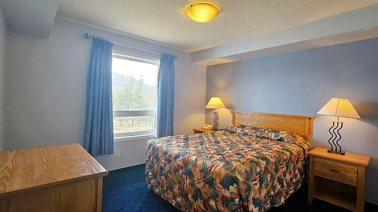 Bedroom, Bed in Misty Mountain Inn & Suites