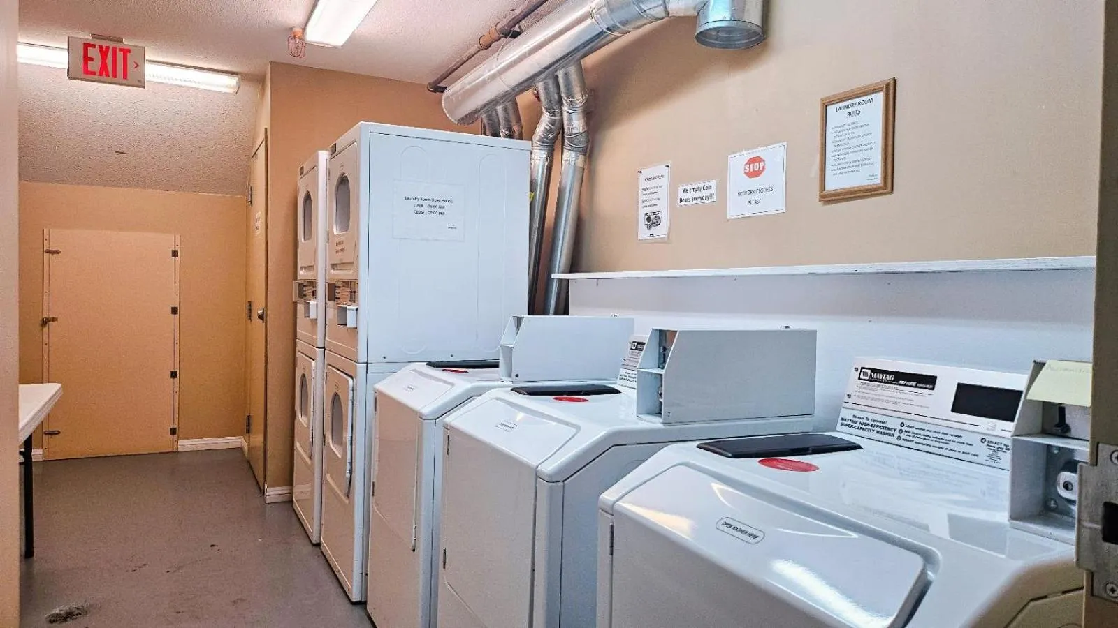 laundry in Misty Mountain Inn & Suites
