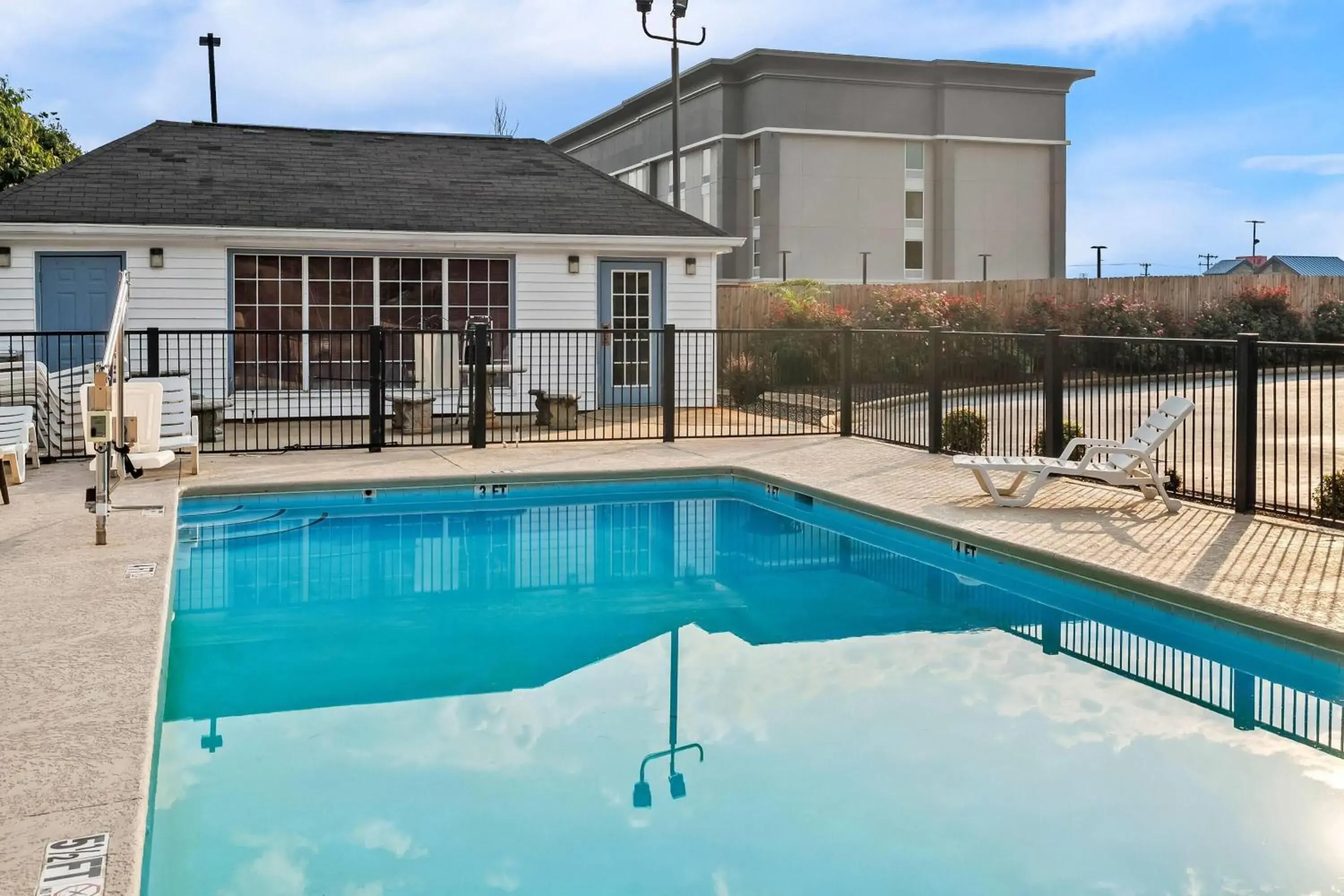 Swimming pool in Days Inn by Wyndham Simpsonville Swimming pool in Days Inn by Wyndham Simpsonville