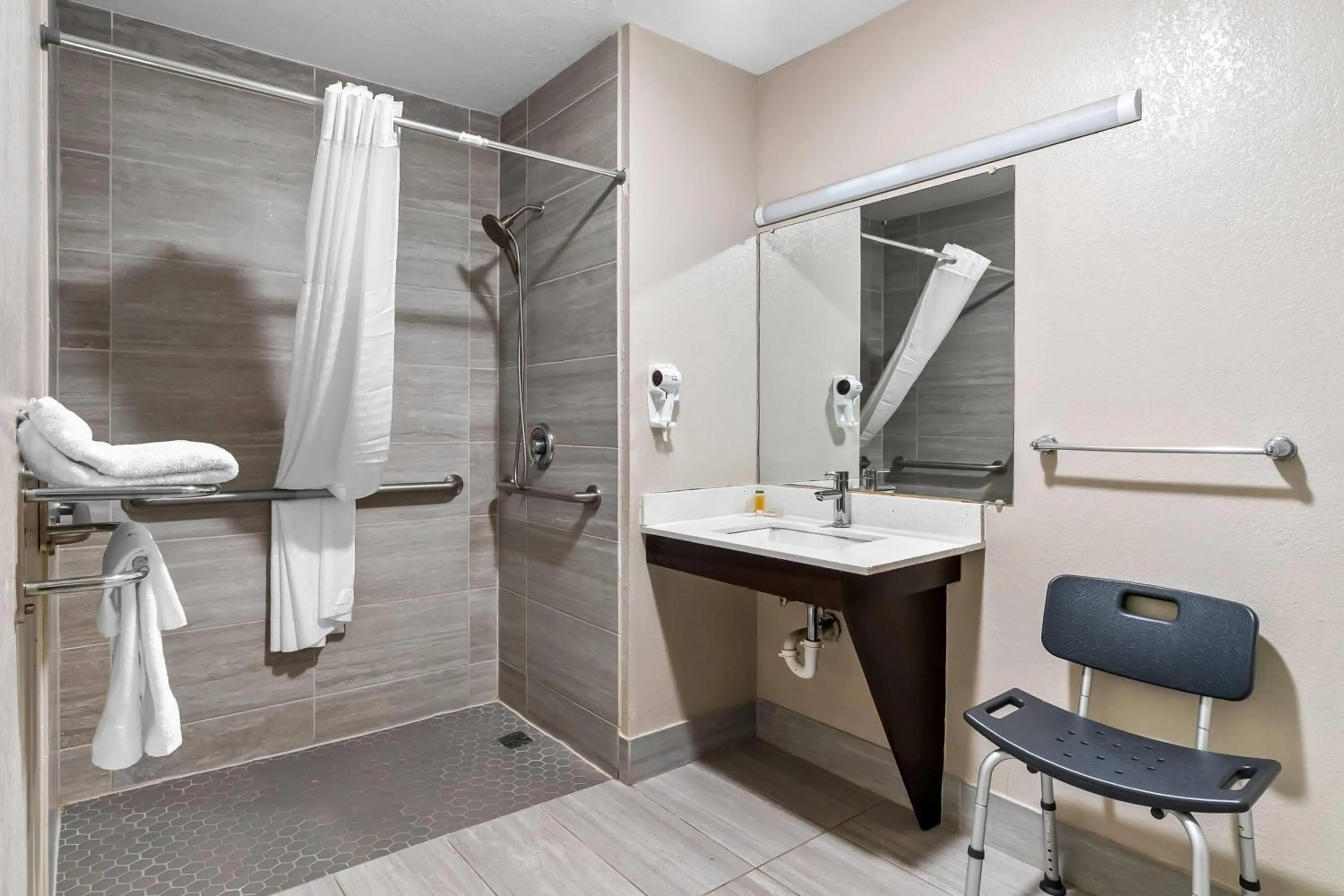 Shower in Days Inn by Wyndham Simpsonville