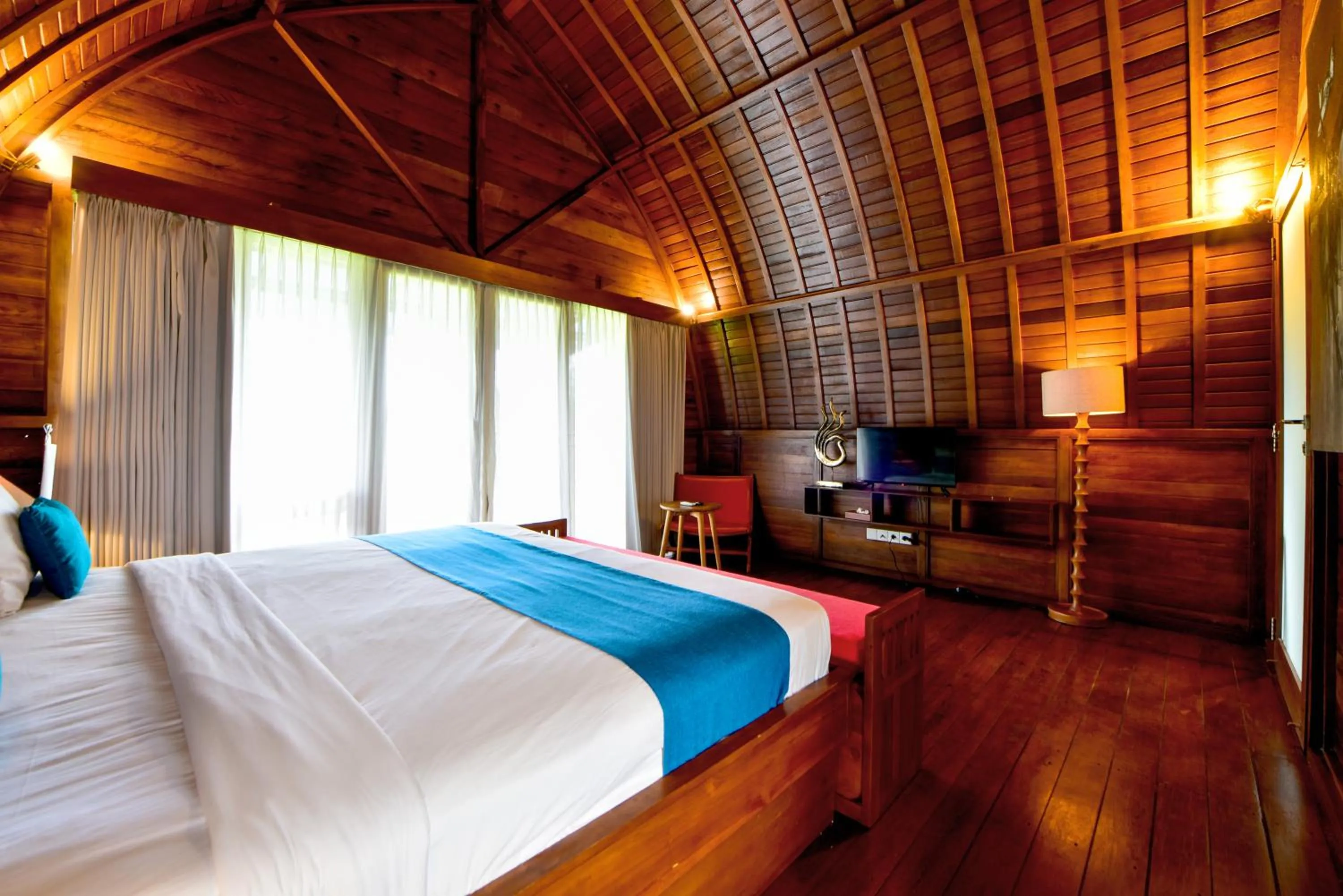 Bed in The Lumbung Wood Villa