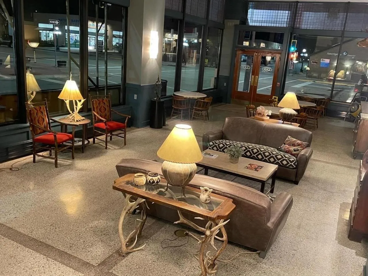 Communal lounge/ TV room in Kalispell Grand Hotel