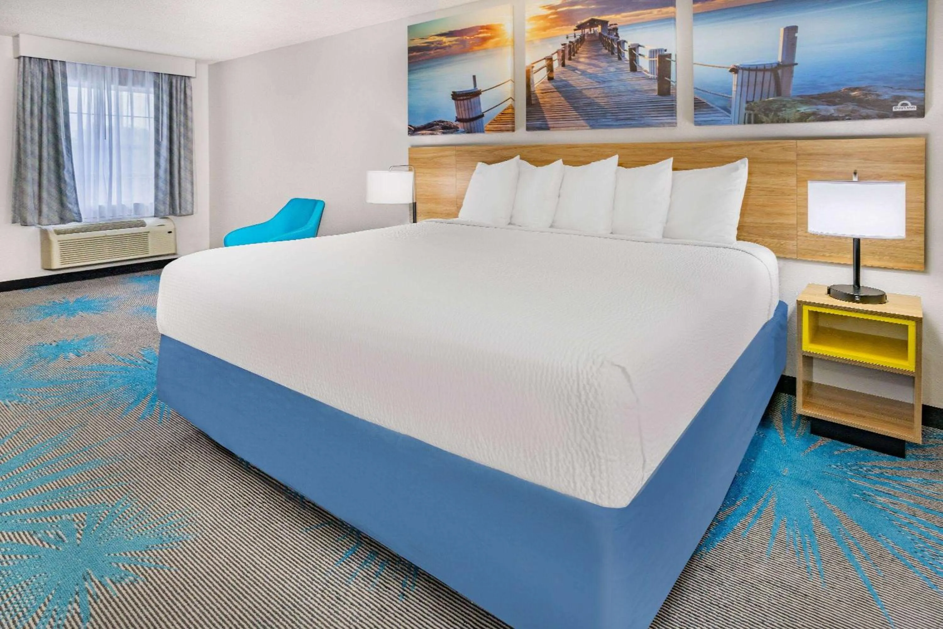 Photo of the whole room, Bed in Days Inn by Wyndham Barnwell