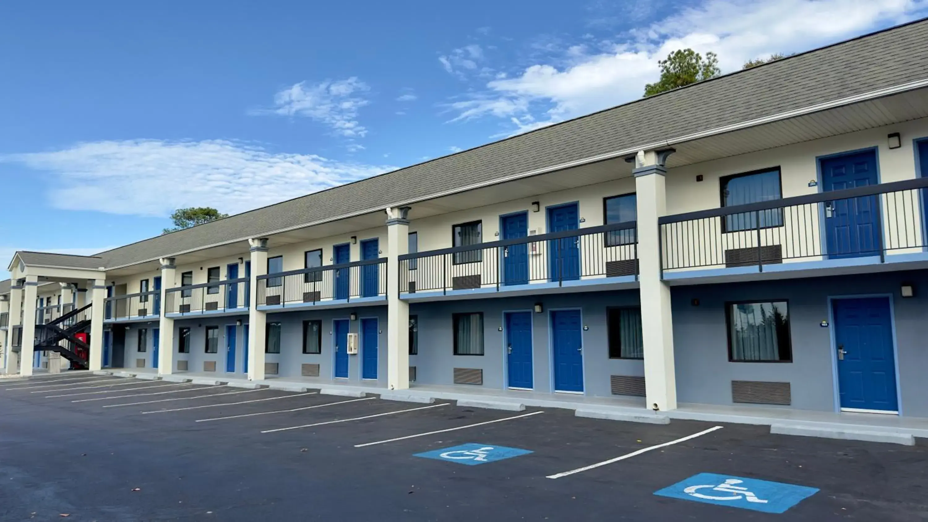 Property building in Days Inn By Wyndham Lexington-Columbia Property building in Days Inn By Wyndham Lexington-Columbia