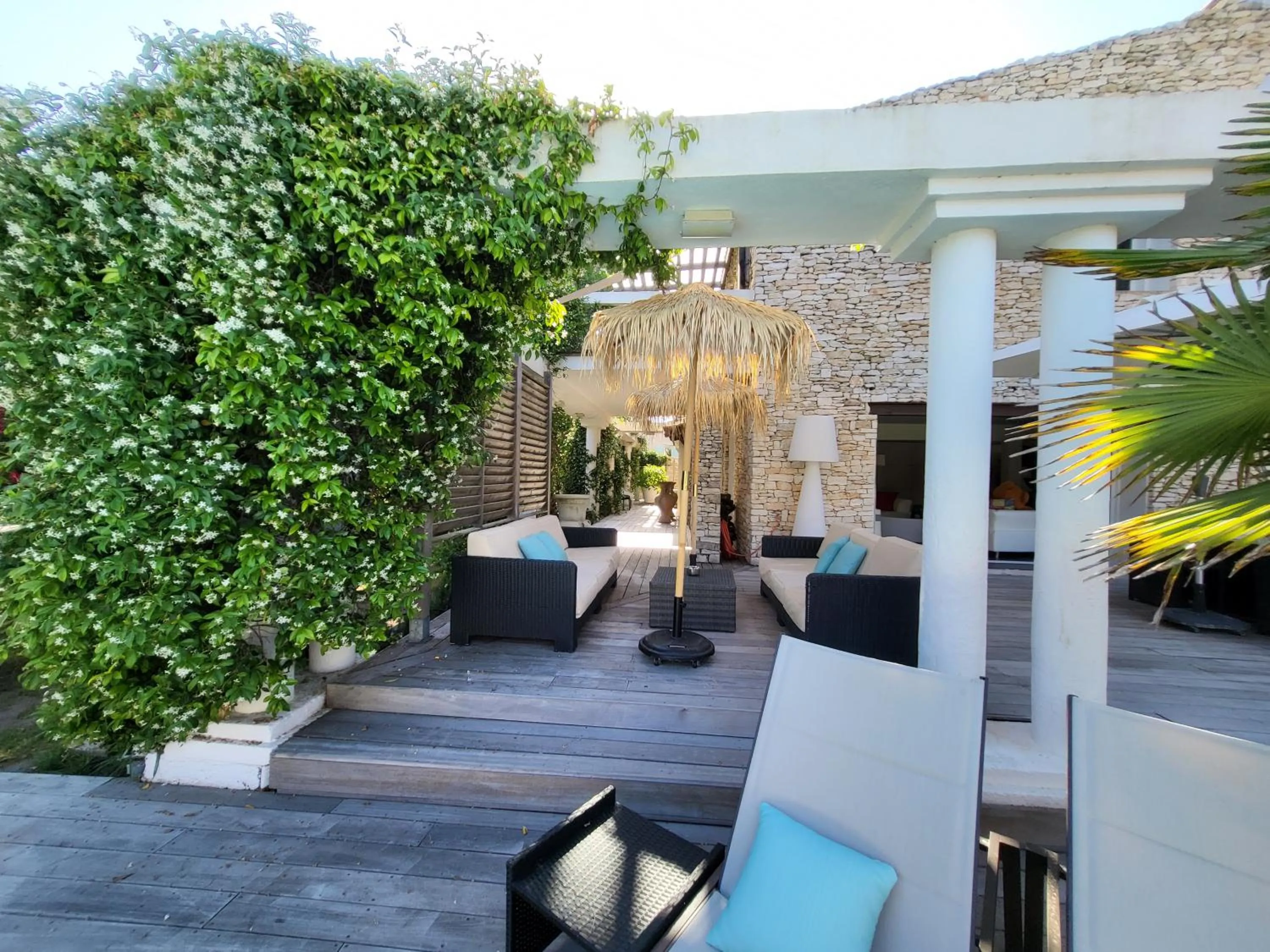 Property building in Villa Petra Bianca Suites & Chambres