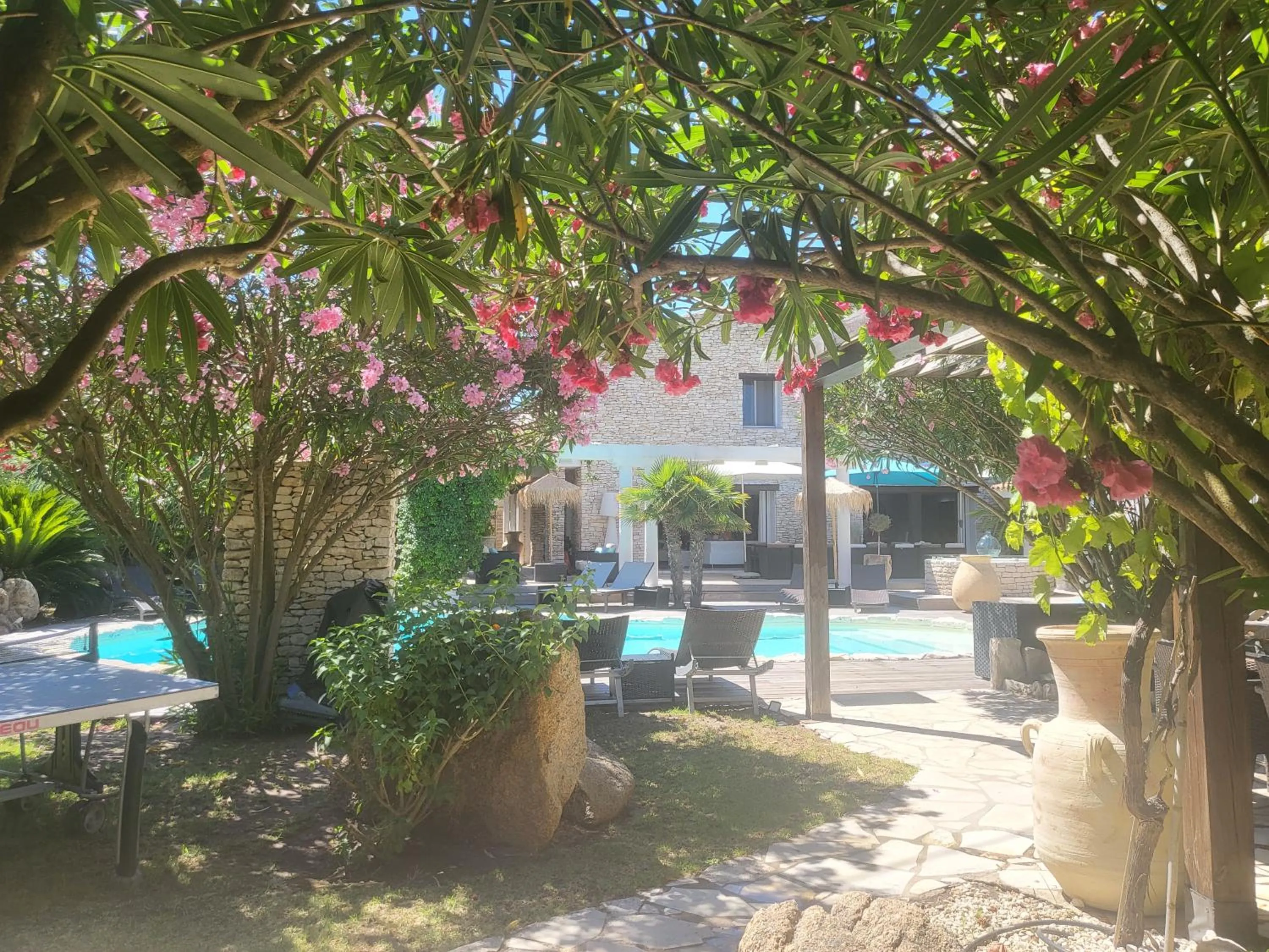 Patio in Villa Petra Bianca Suites & Chambres