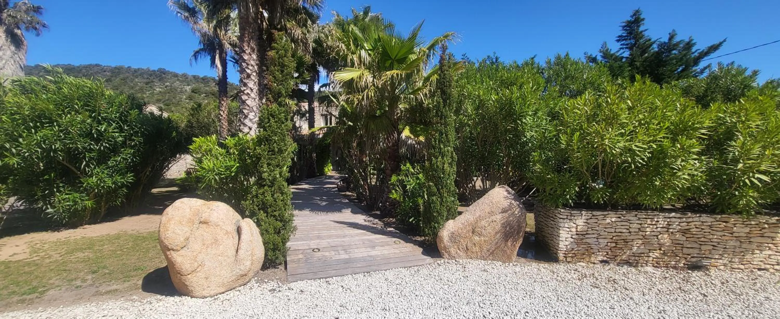 Day in Villa Petra Bianca Suites & Chambres