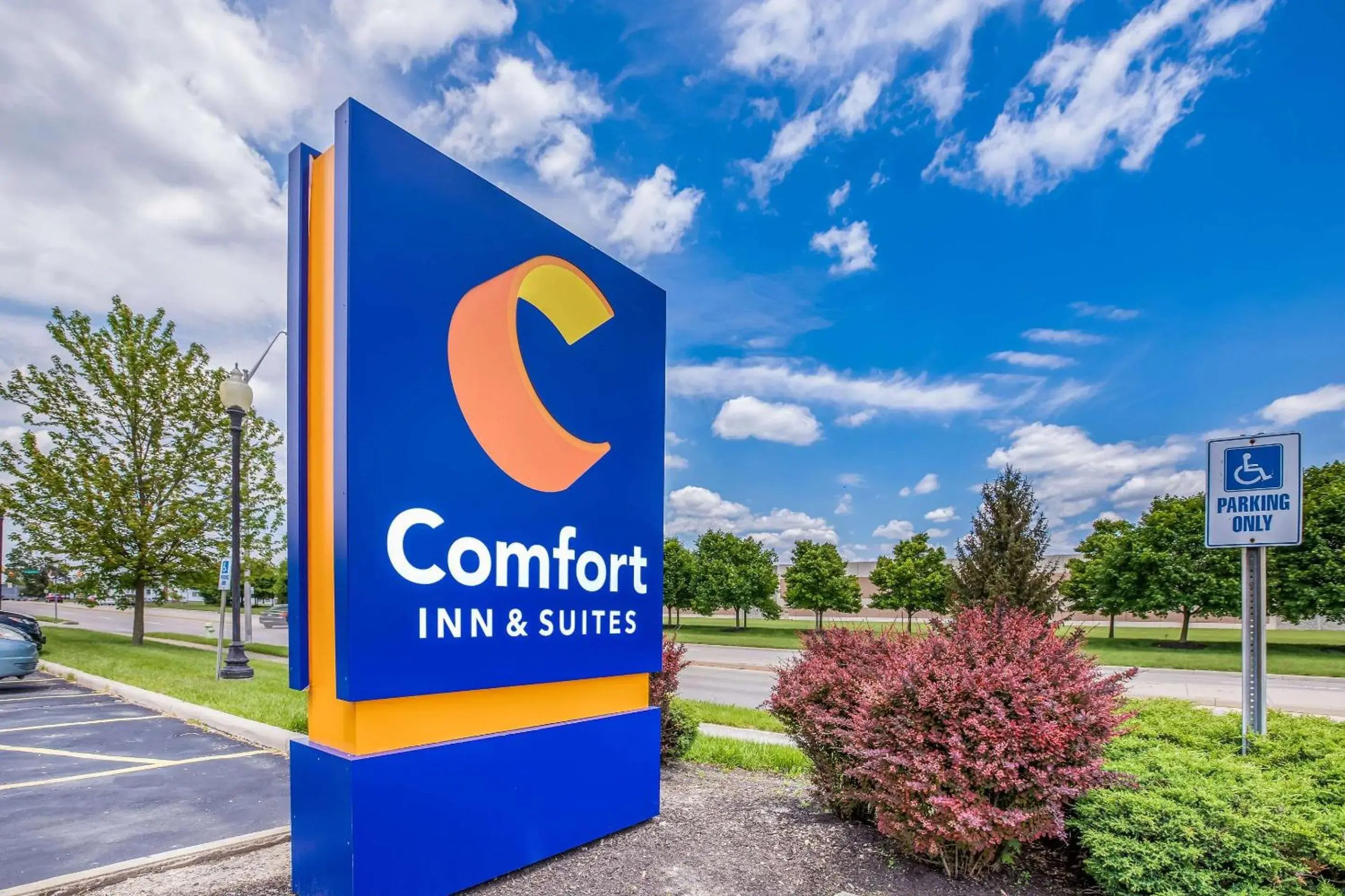 Property building in Comfort Inn & Suites Fairborn near Wright Patterson AFB Property building in Comfort Inn & Suites Fairborn near Wright Patterson AFB