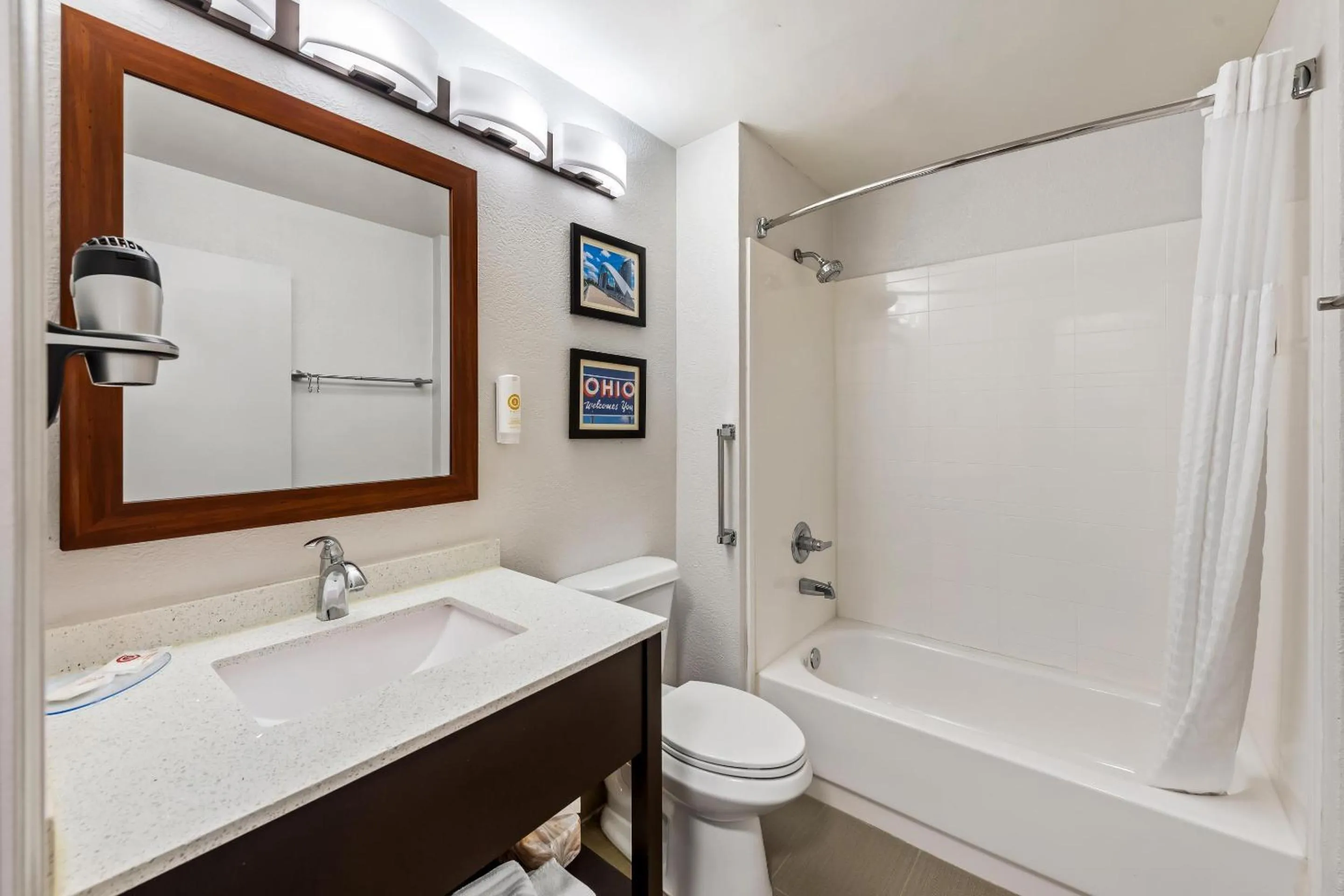 Bedroom in Comfort Inn & Suites Fairborn near Wright Patterson AFB