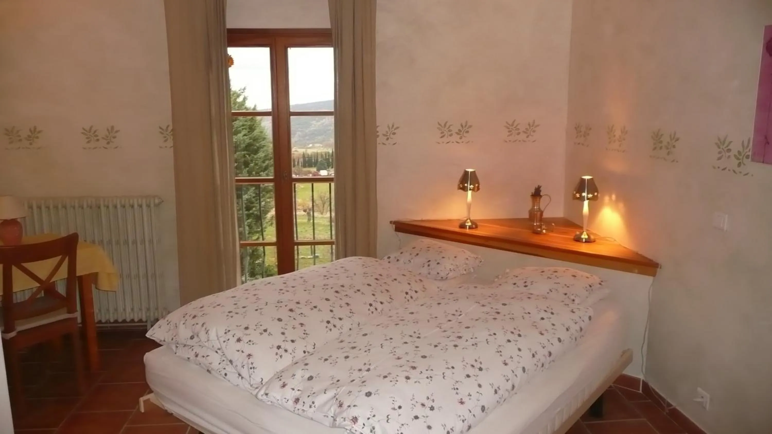 Photo of the whole room, Bed in La Bastide Du Claus - Vitaverde