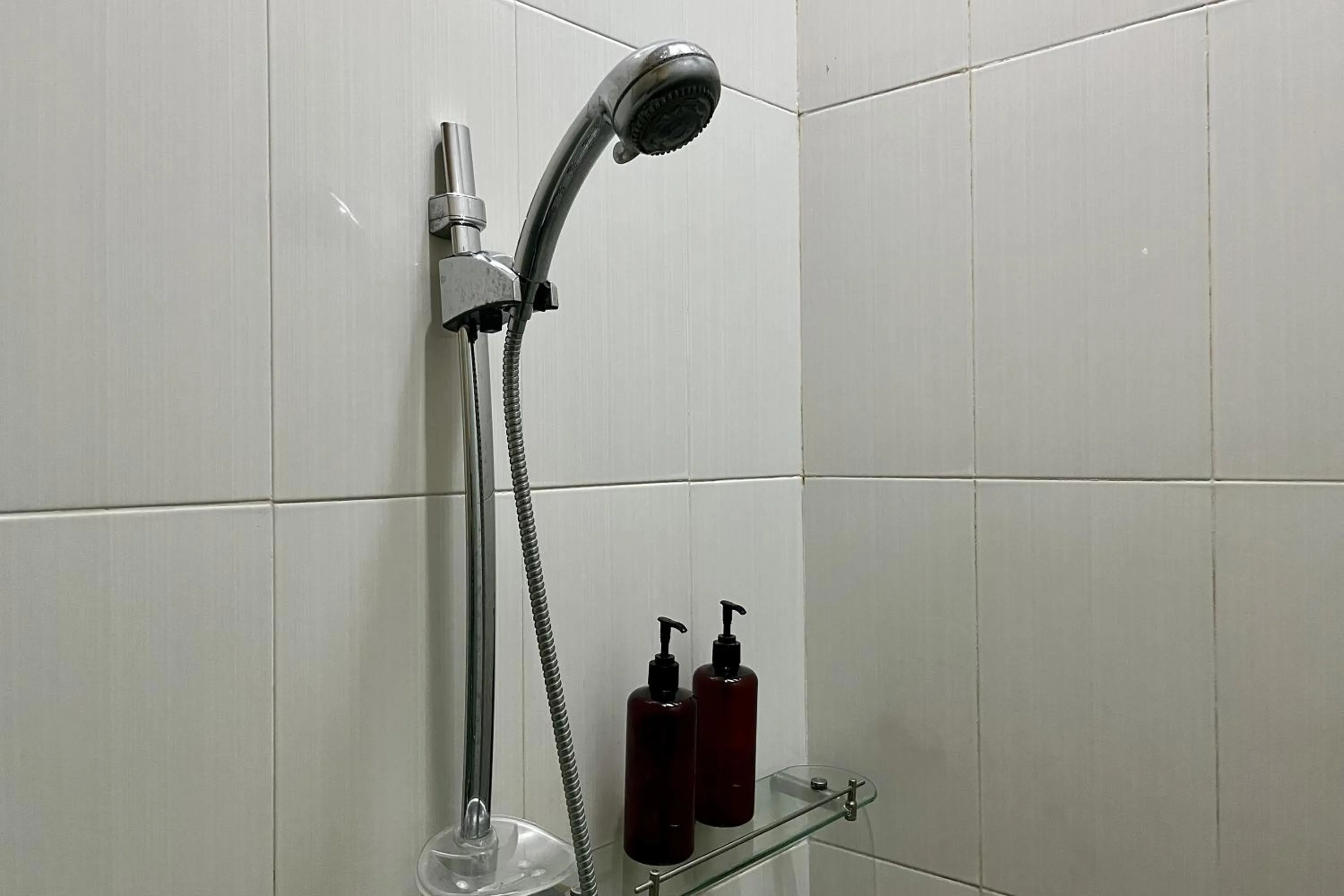 Shower in Mai Guest House Sanur