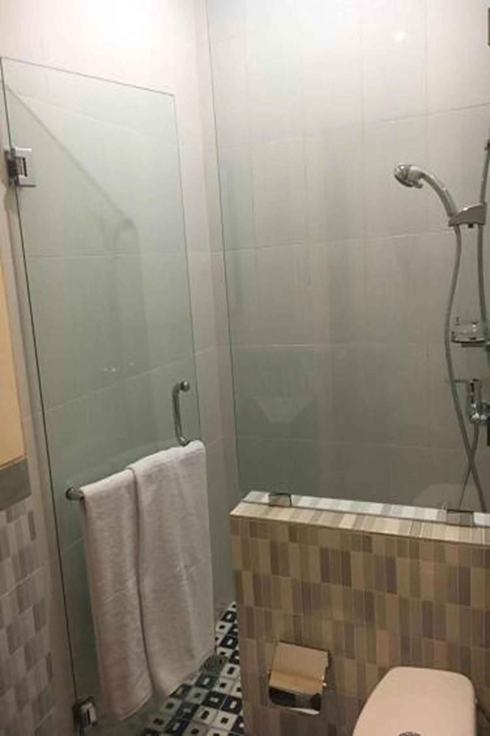 Shower in Mai Guest House Sanur