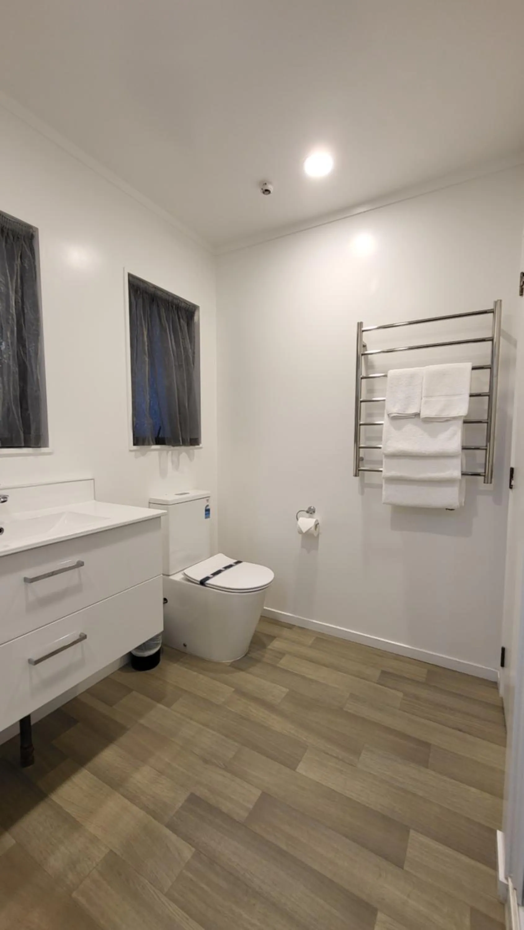 Bathroom in Manukau Motor Lodge