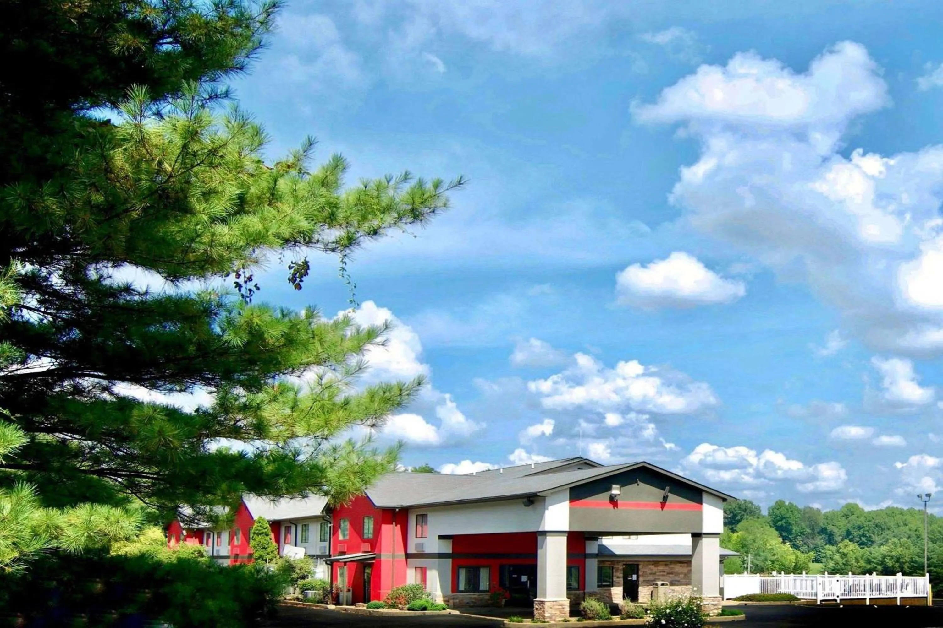 Property building in Ramada by Wyndham Tell City