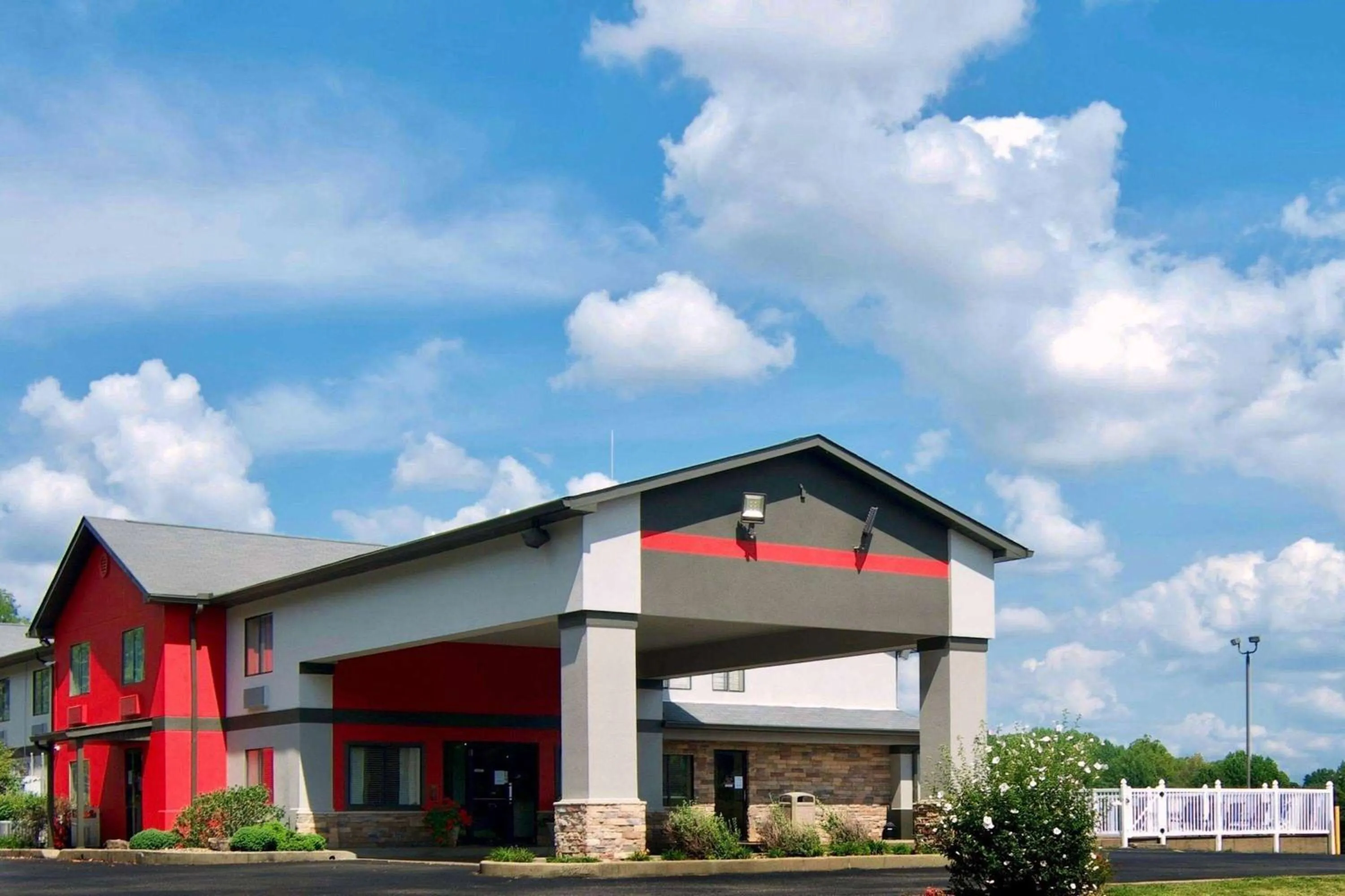 Property building in Ramada by Wyndham Tell City