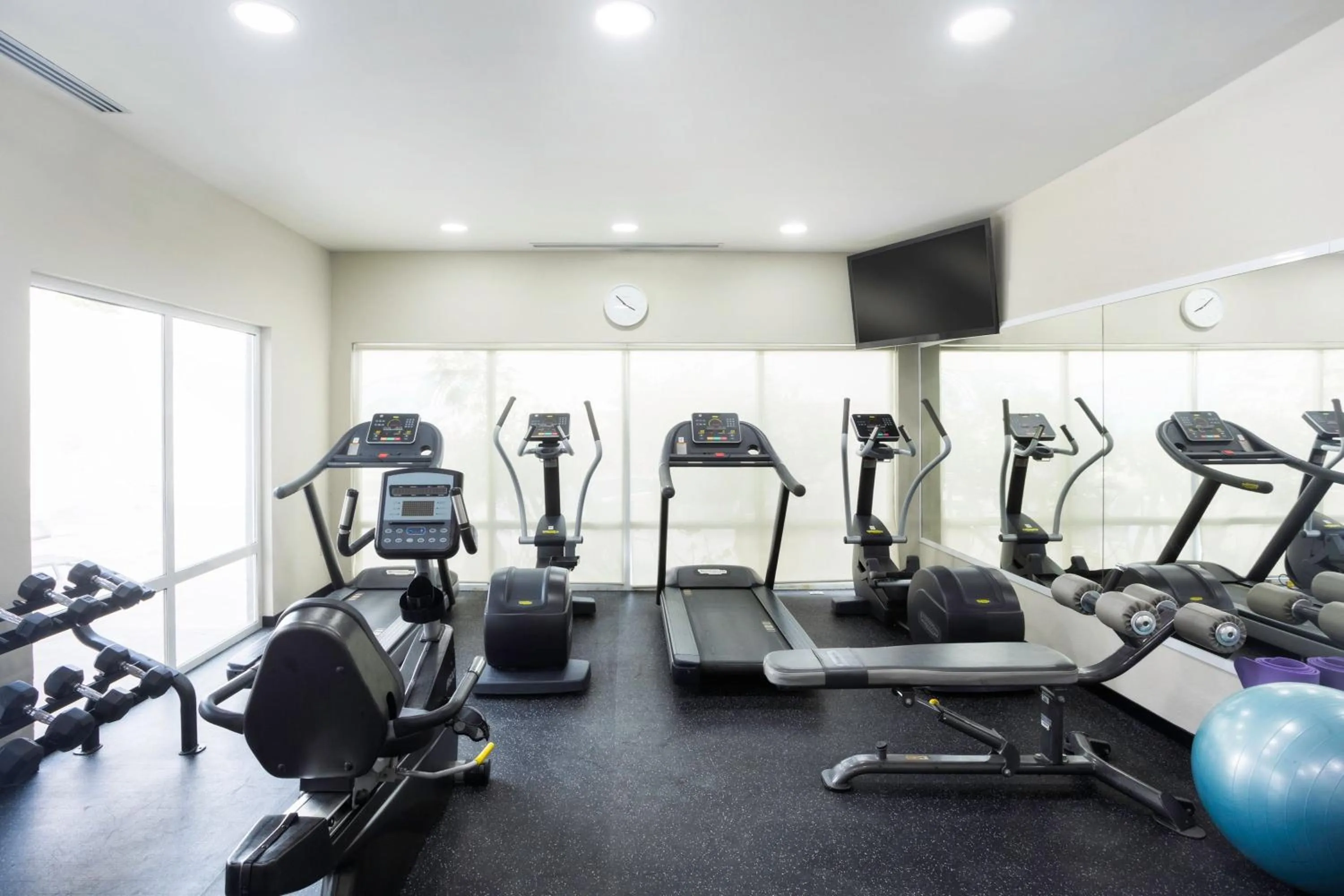Fitness centre/facilities in Fairfield by Marriott Los Cabos