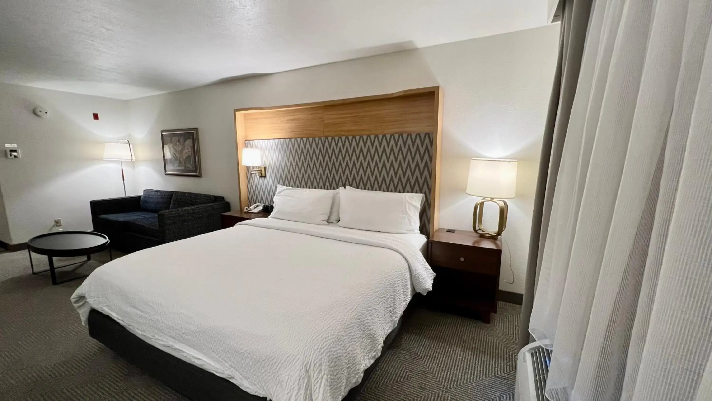 Bed in Holiday Inn Rock Springs by IHG Bed in Holiday Inn Rock Springs by IHG