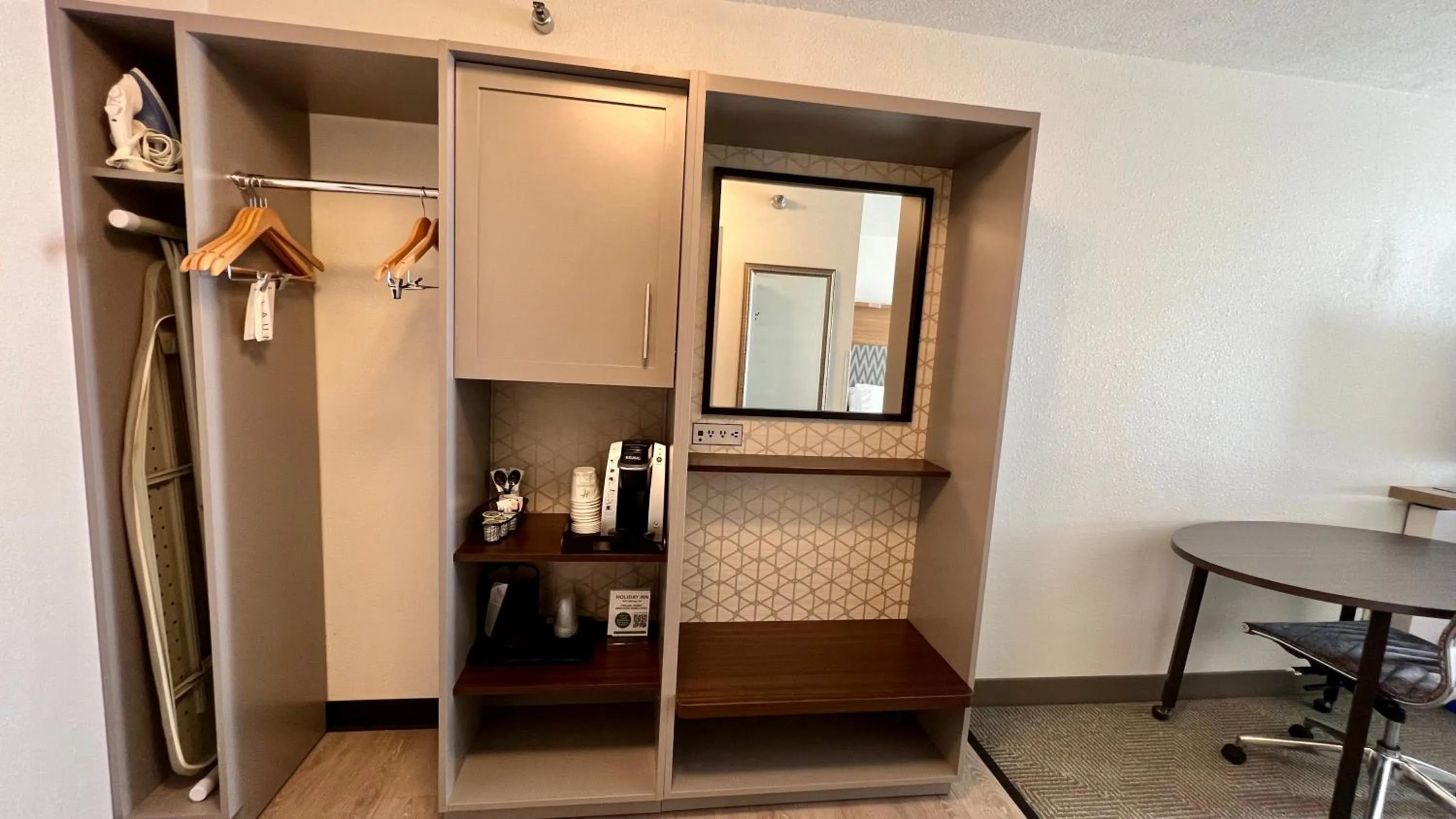 Coffee/tea facilities in Holiday Inn Rock Springs by IHG