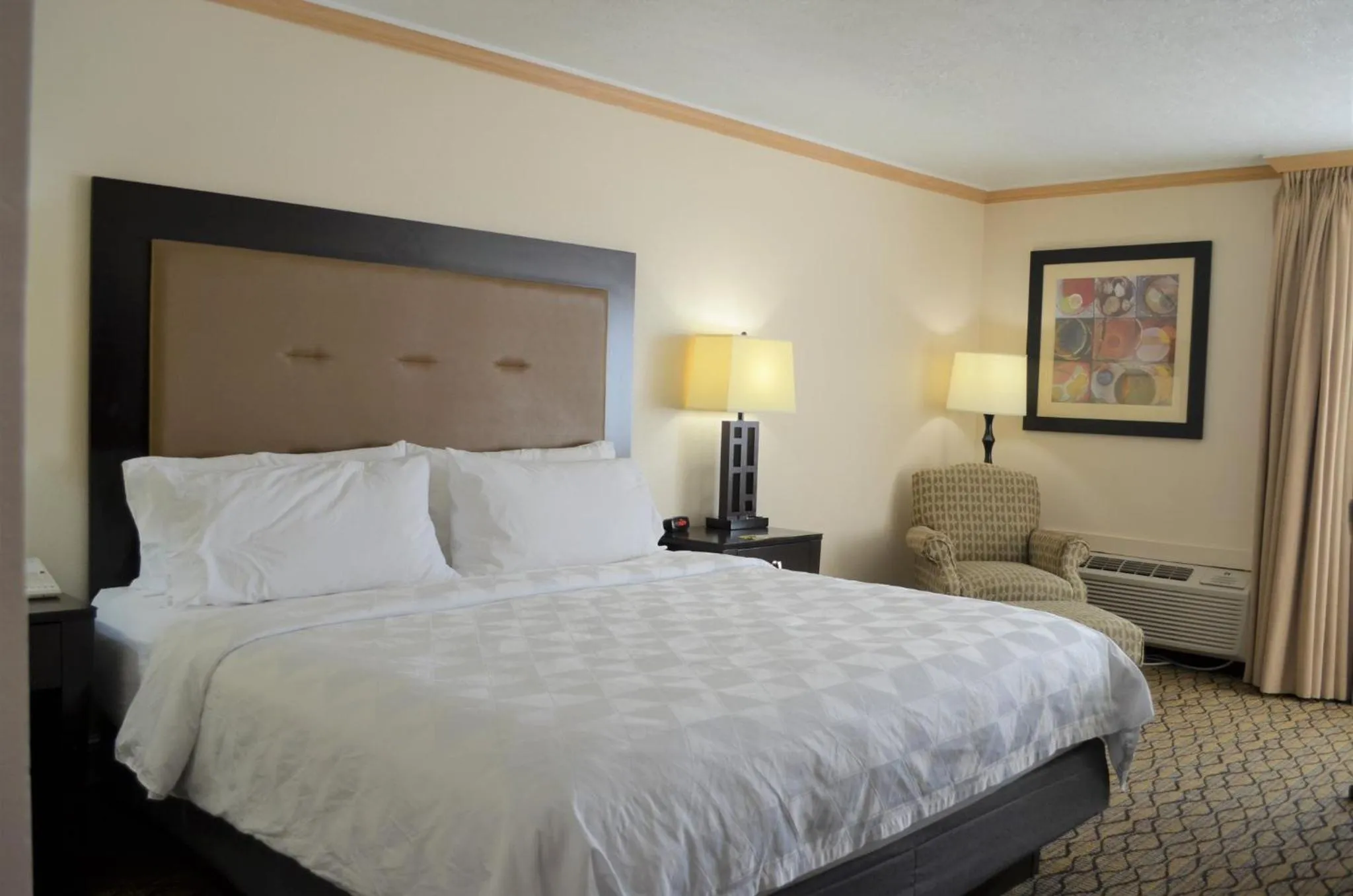 Photo of the whole room, Bed in Holiday Inn Rock Springs by IHG