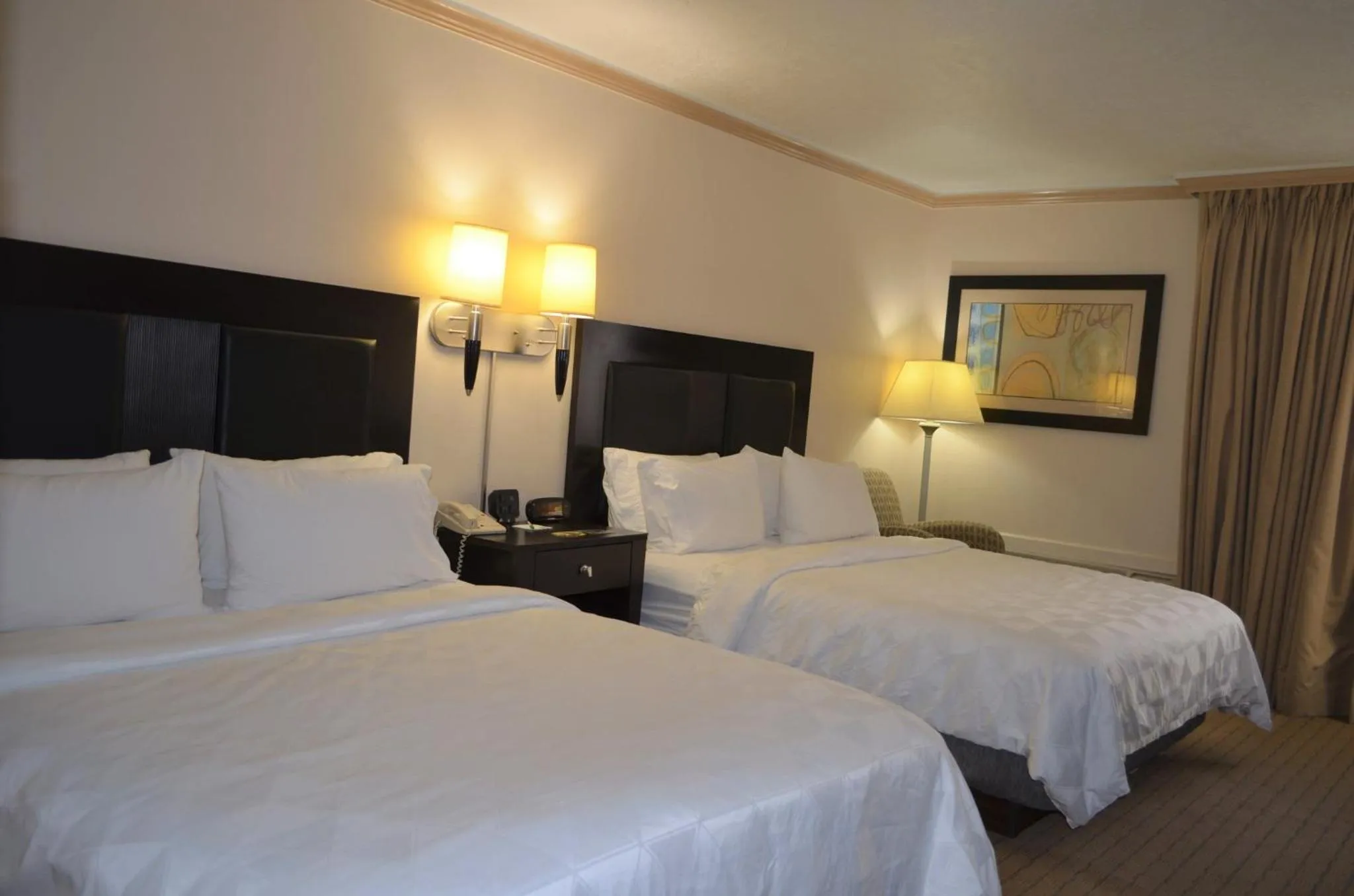 Photo of the whole room, Bed in Holiday Inn Rock Springs by IHG