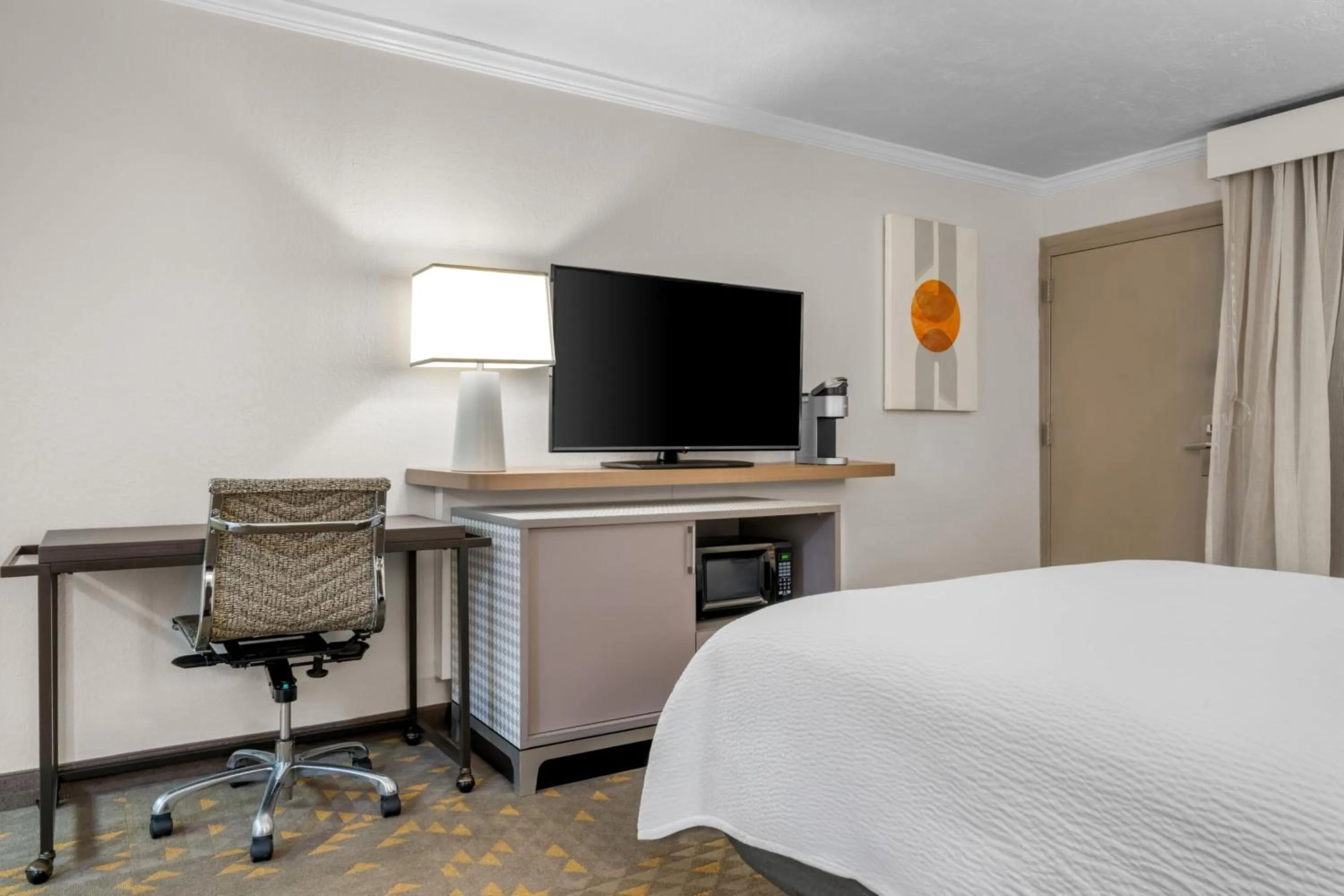 Photo of the whole room, Bed in Holiday Inn Rock Springs by IHG