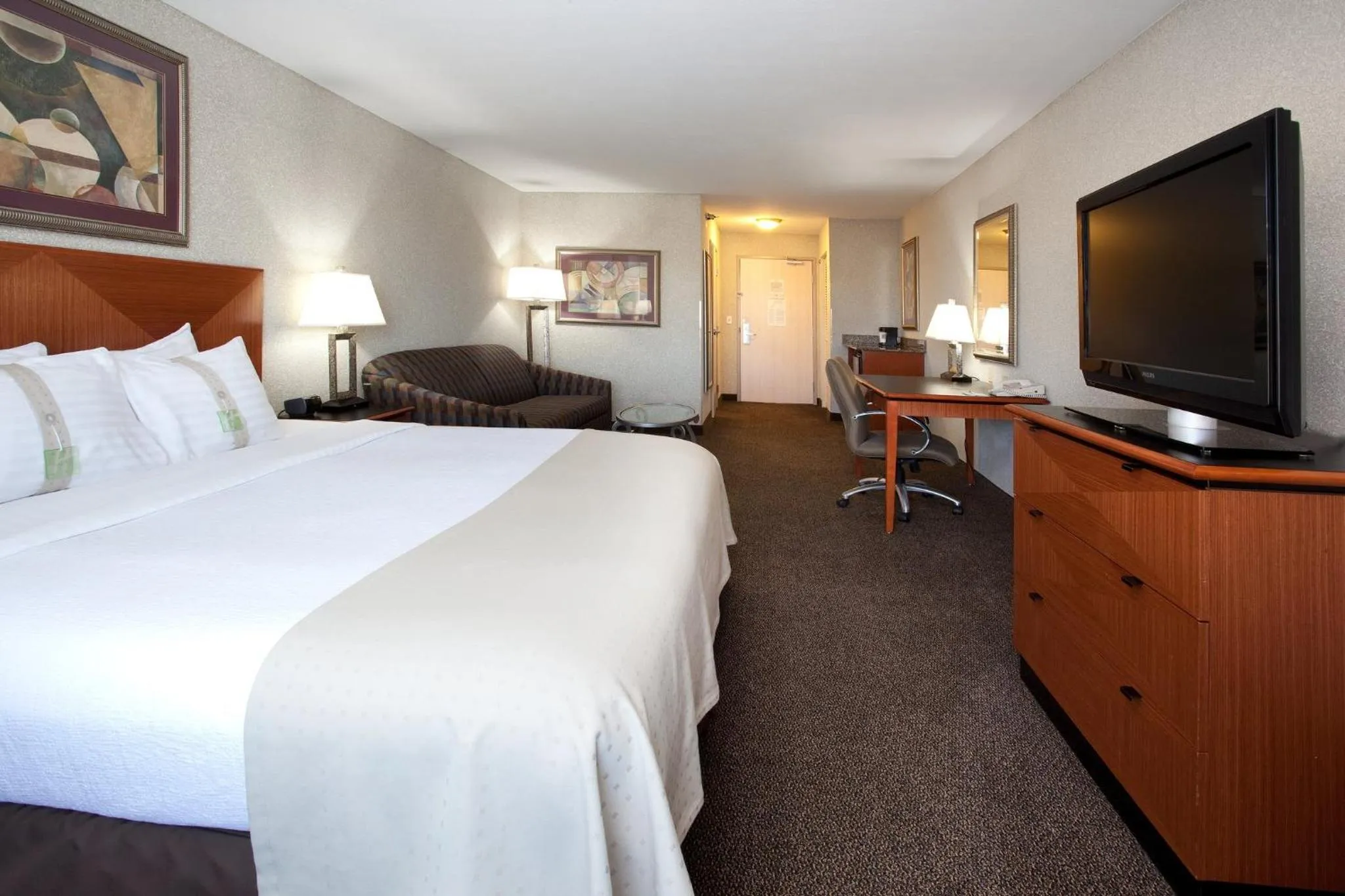 Photo of the whole room, Bed in Holiday Inn Rock Springs by IHG