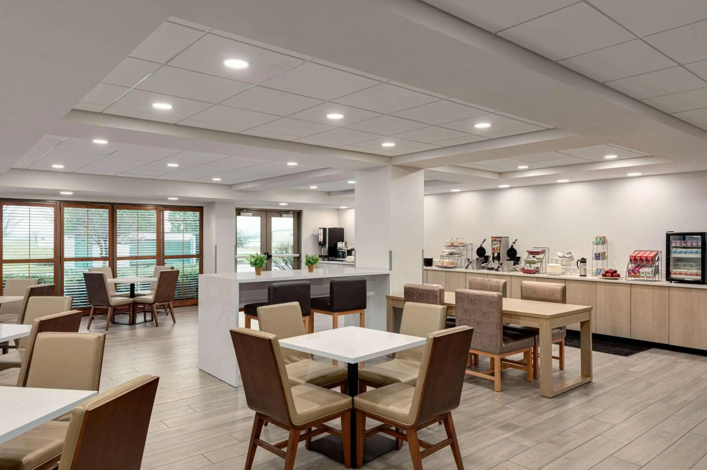 Breakfast in Wingate by Wyndham Green Bay