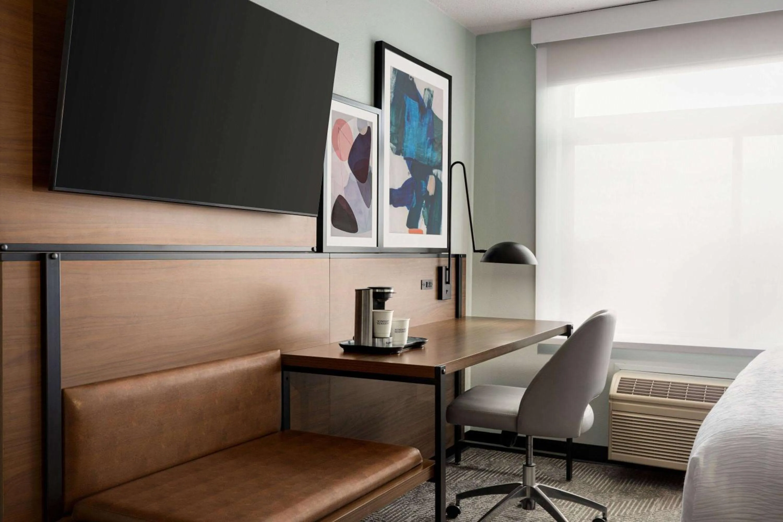 Photo of the whole room in Wingate by Wyndham Green Bay