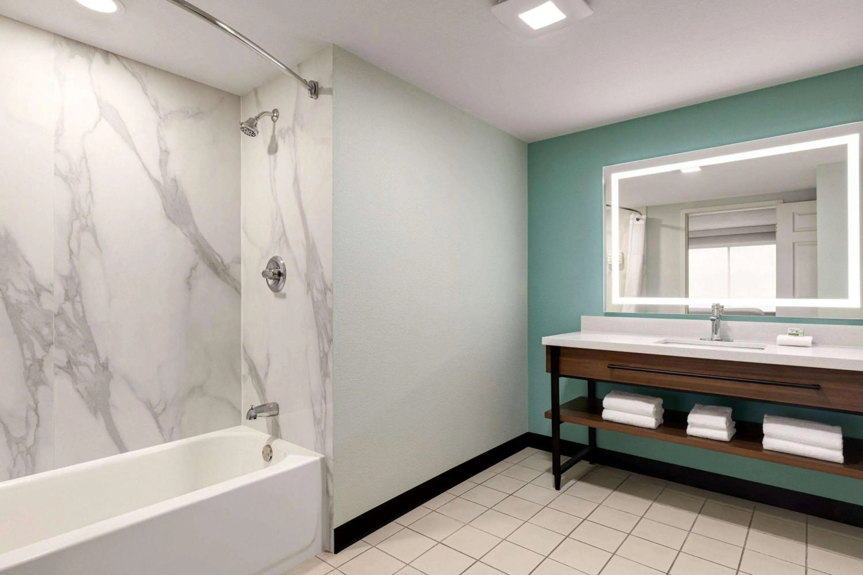 Bathroom in Wingate by Wyndham Green Bay